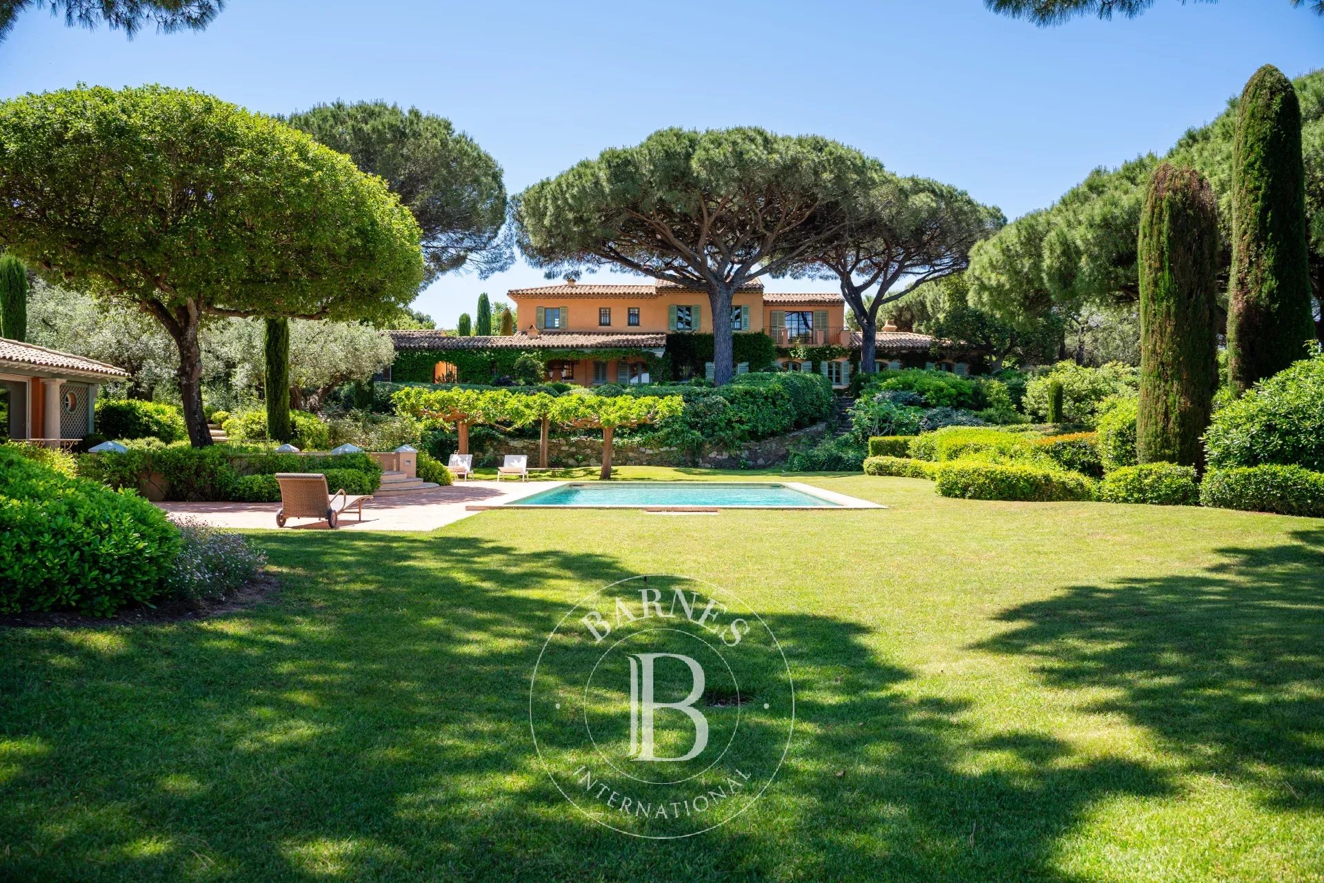 RAMATUELLE - CHARMING PROPERTY WITH 7 BEDROOMS AND SEA VIEW - picture 20 title=