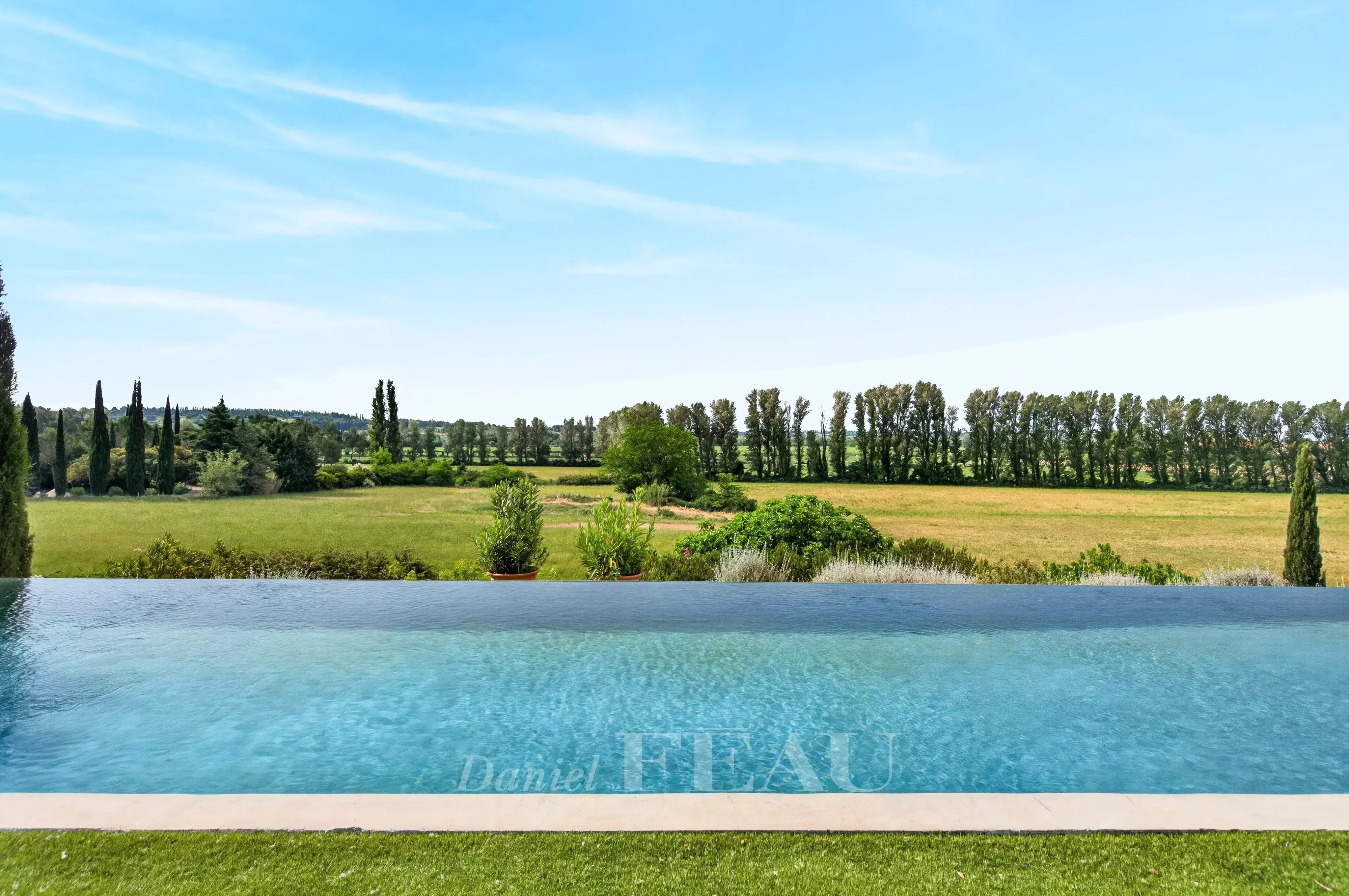 Fontvieille – An architect-designed property commanding a panoramic view