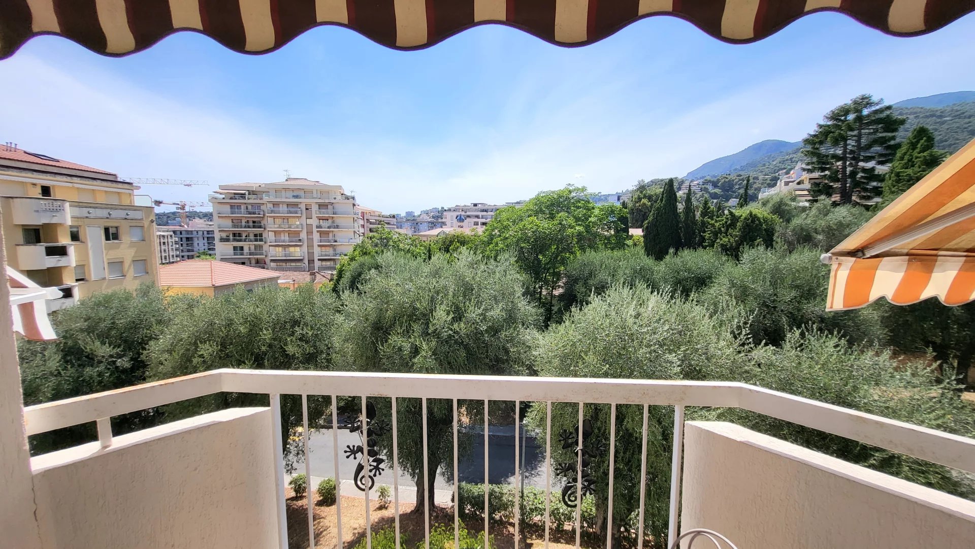 EXCLUSIVE - STUDIO WITH TERRACE - VIEW OF GREENERY AND SUNSHINE