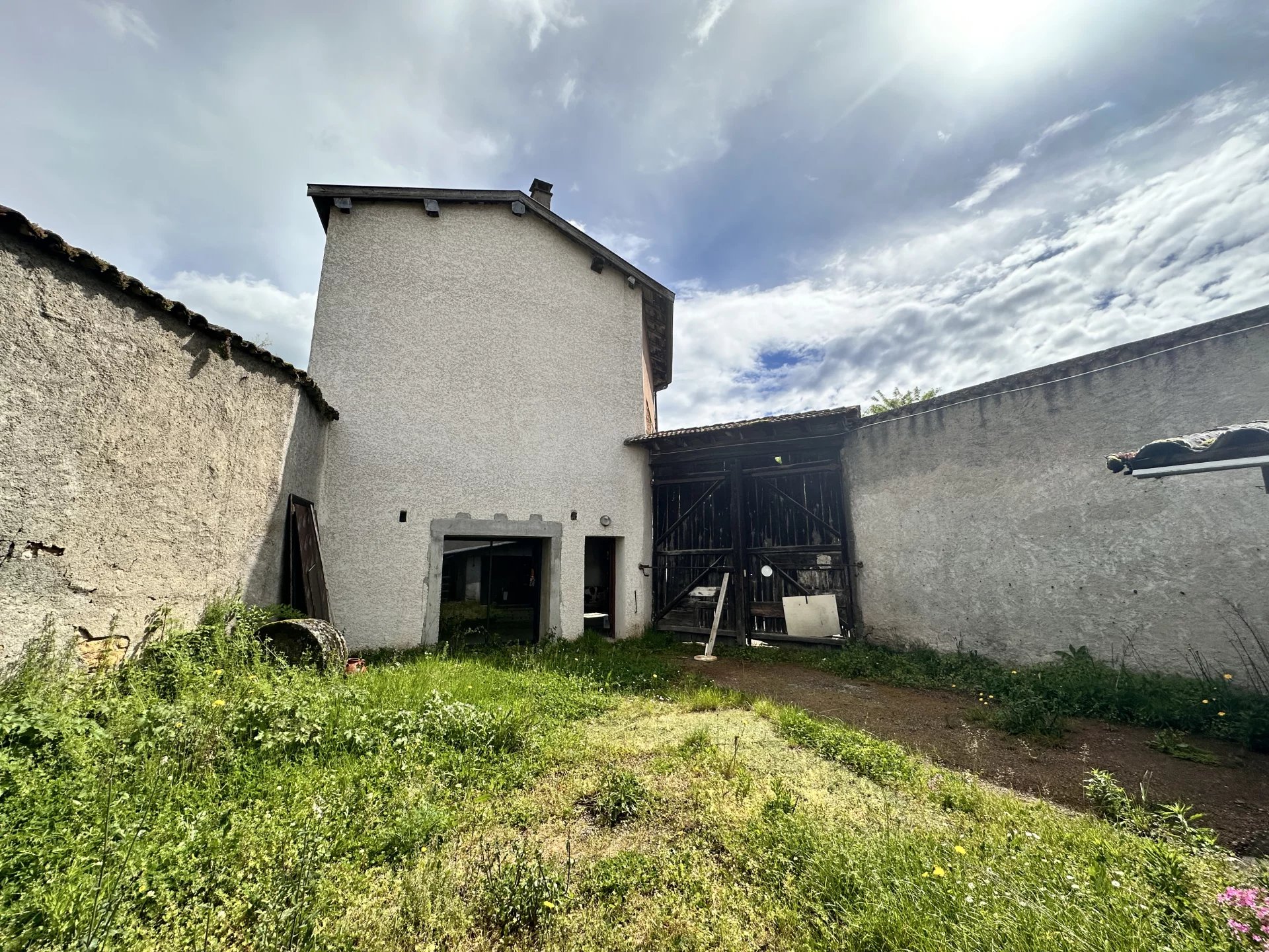 Maison à rénover sur Les Chères d'environ 135 m²