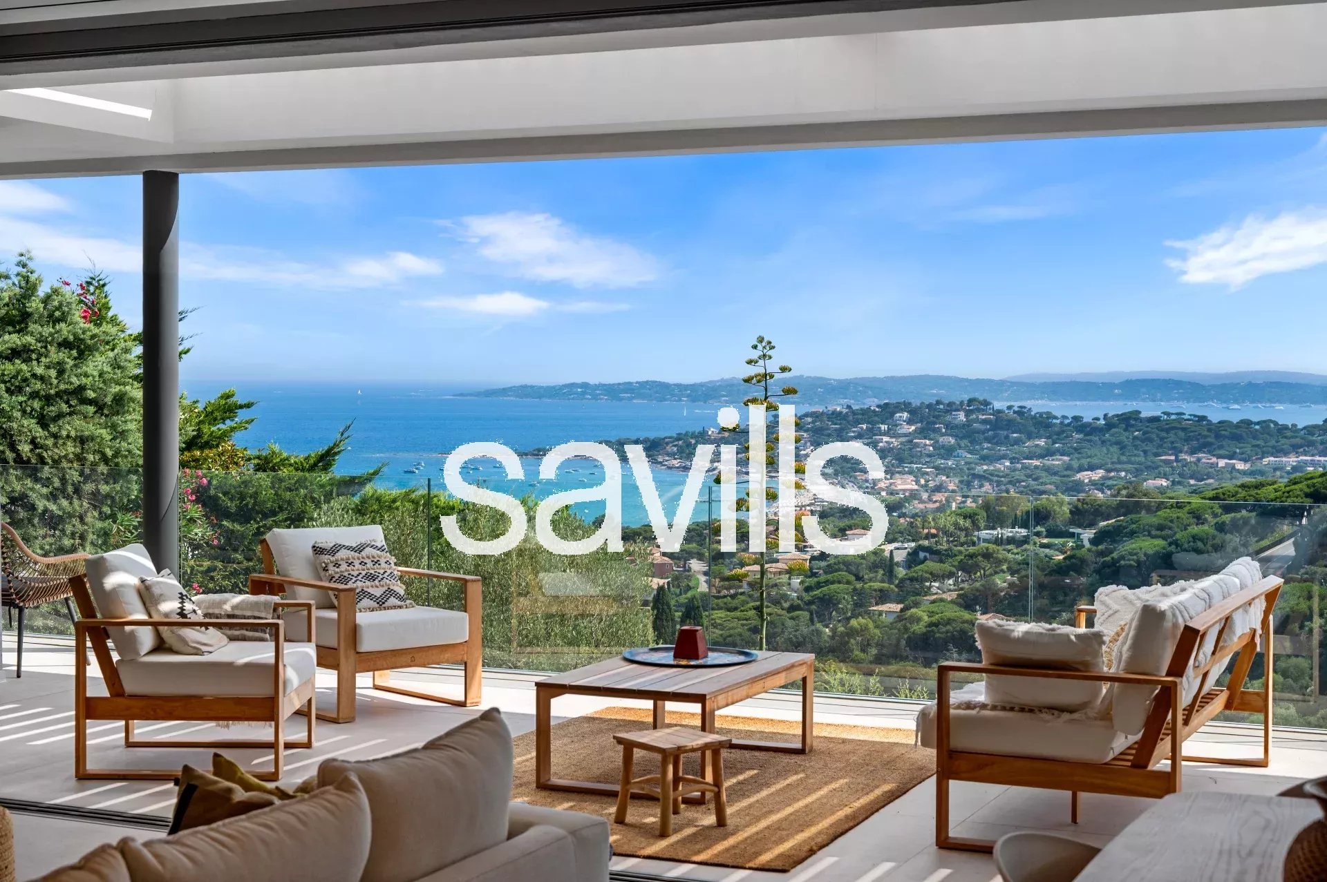 Villa contemporaine avec vue mer dans un domaine sécurisé à Sainte-Maxime