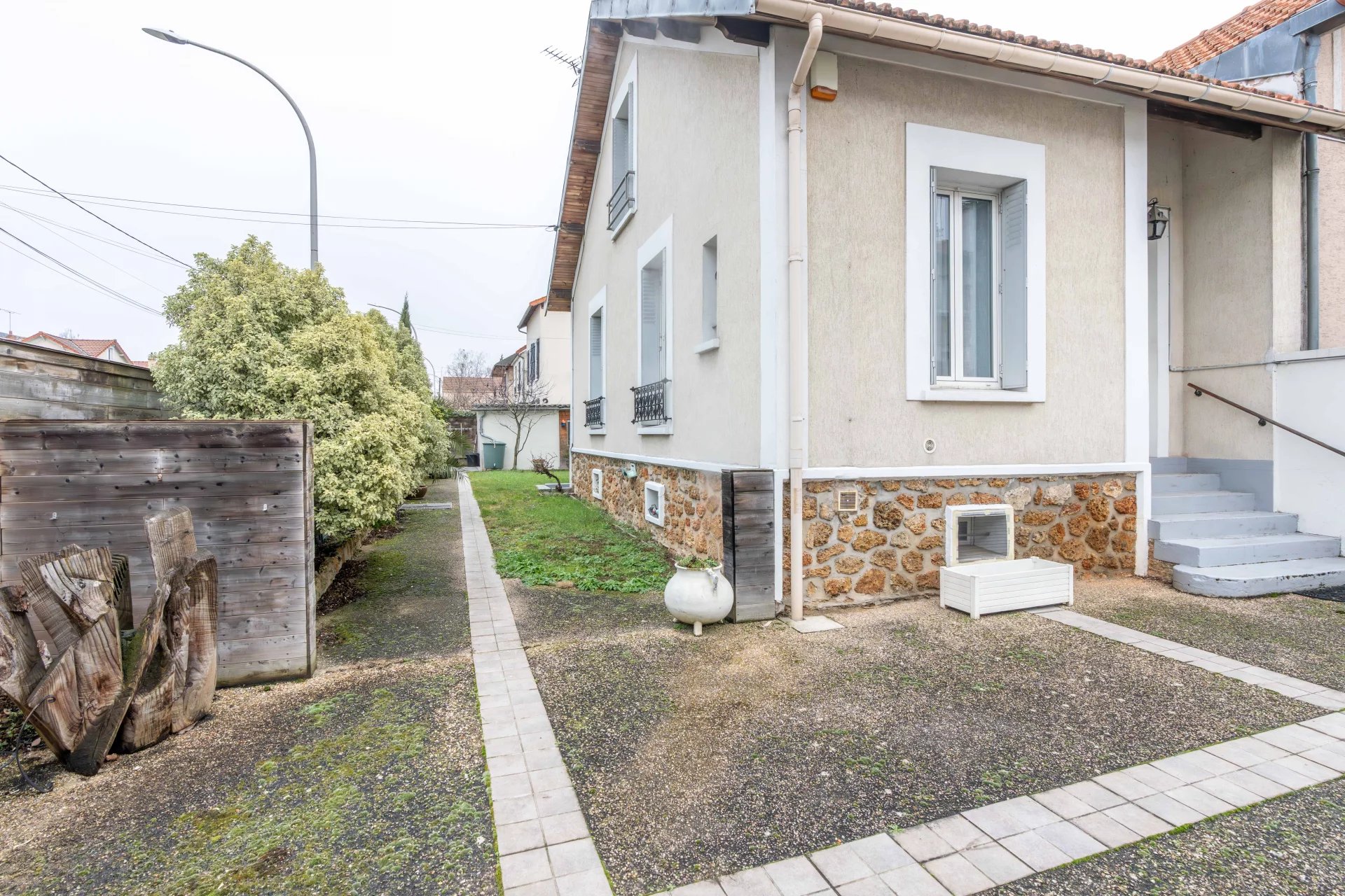 Maison de 4 pièces proche centre-ville avec jardin et garage