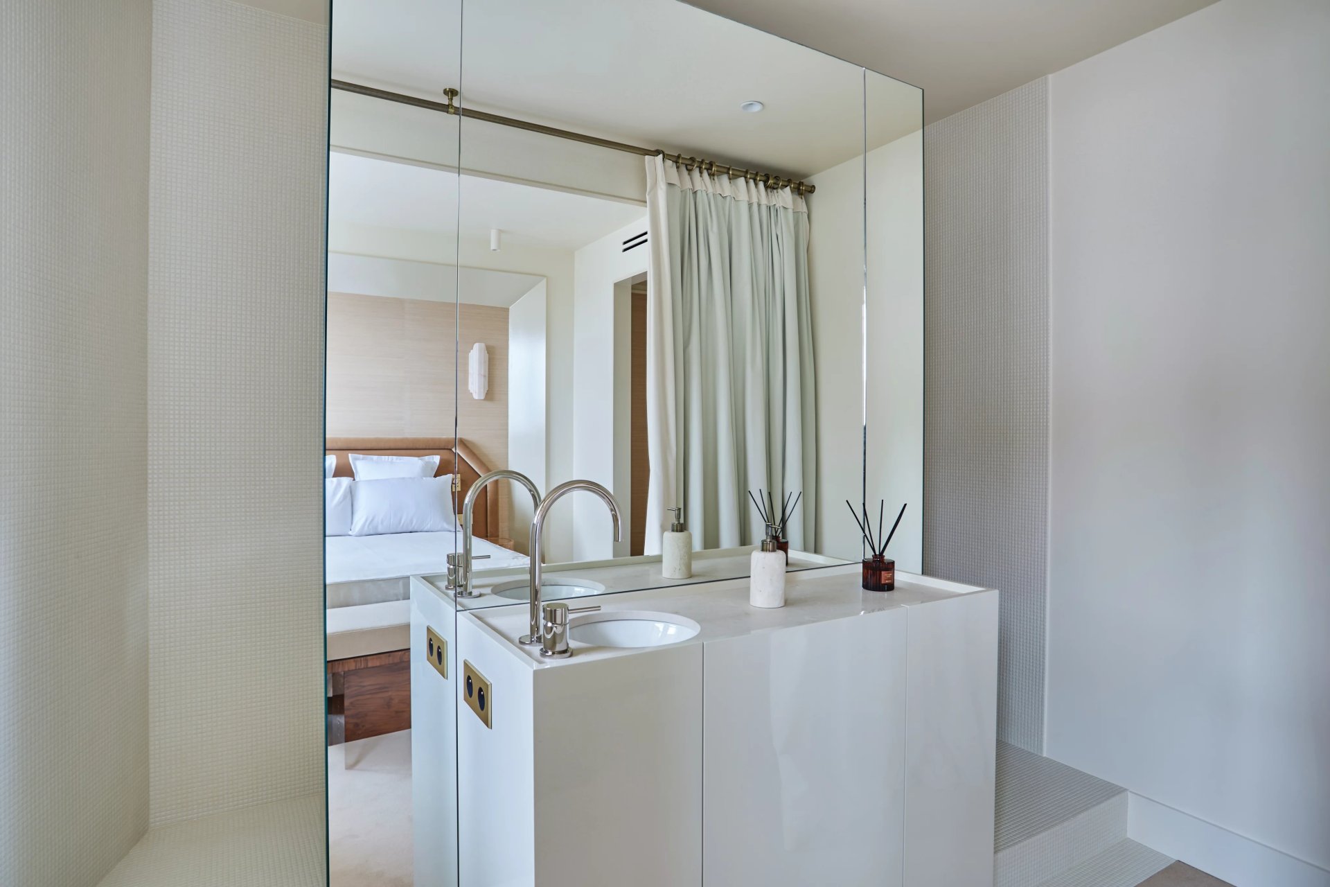 2 Bedroom Apartment/Flat's Image 4