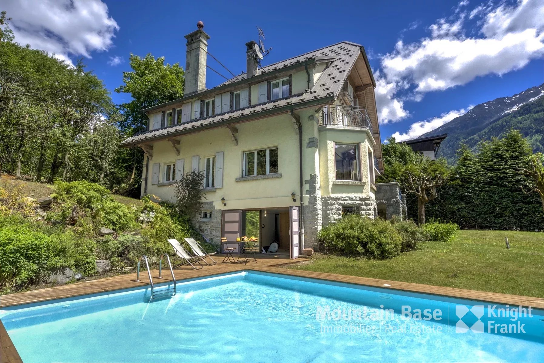 1920s period-style, 6-bedroom house with pool in central Chamonix Accommodation in Chamonix