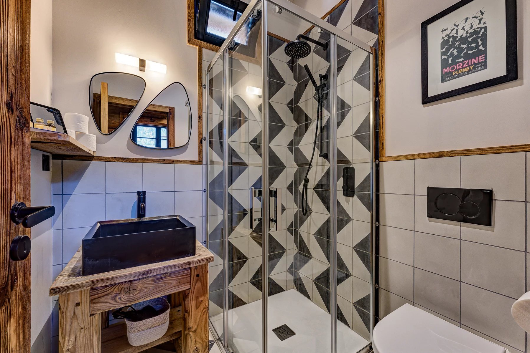 Photo of MORZINE - 4 bedroom chalet - excellent location