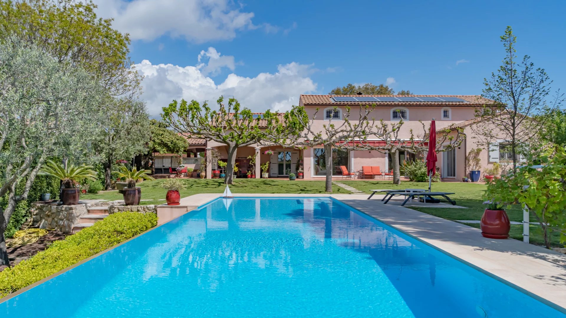 Sale House Valbonne