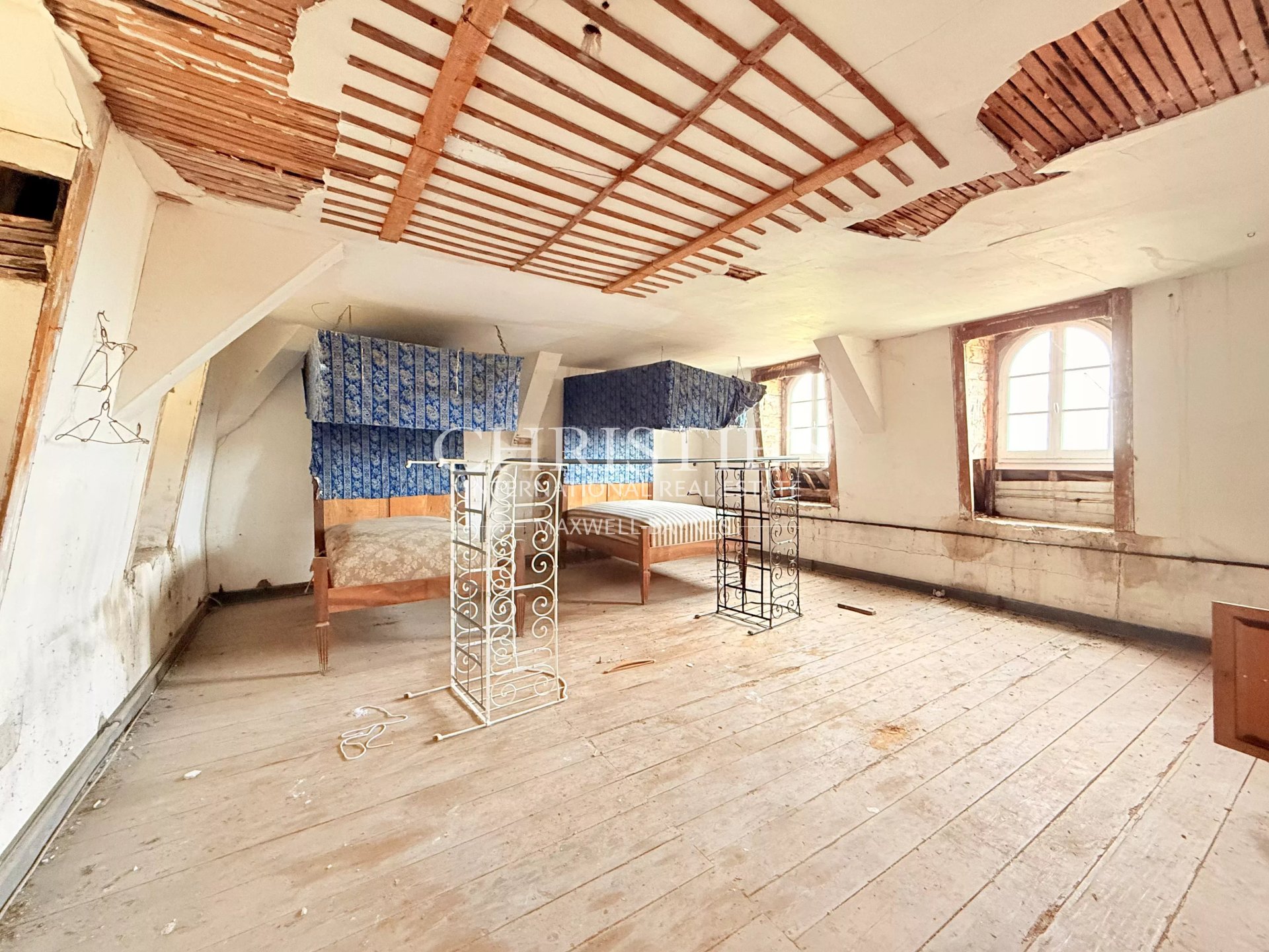 10 Bedroom Villa/Townhouse's Image 26