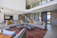 A Contemporary Architectural Masterpiece with Exceptional Panoramic Views — photo 4 of 7