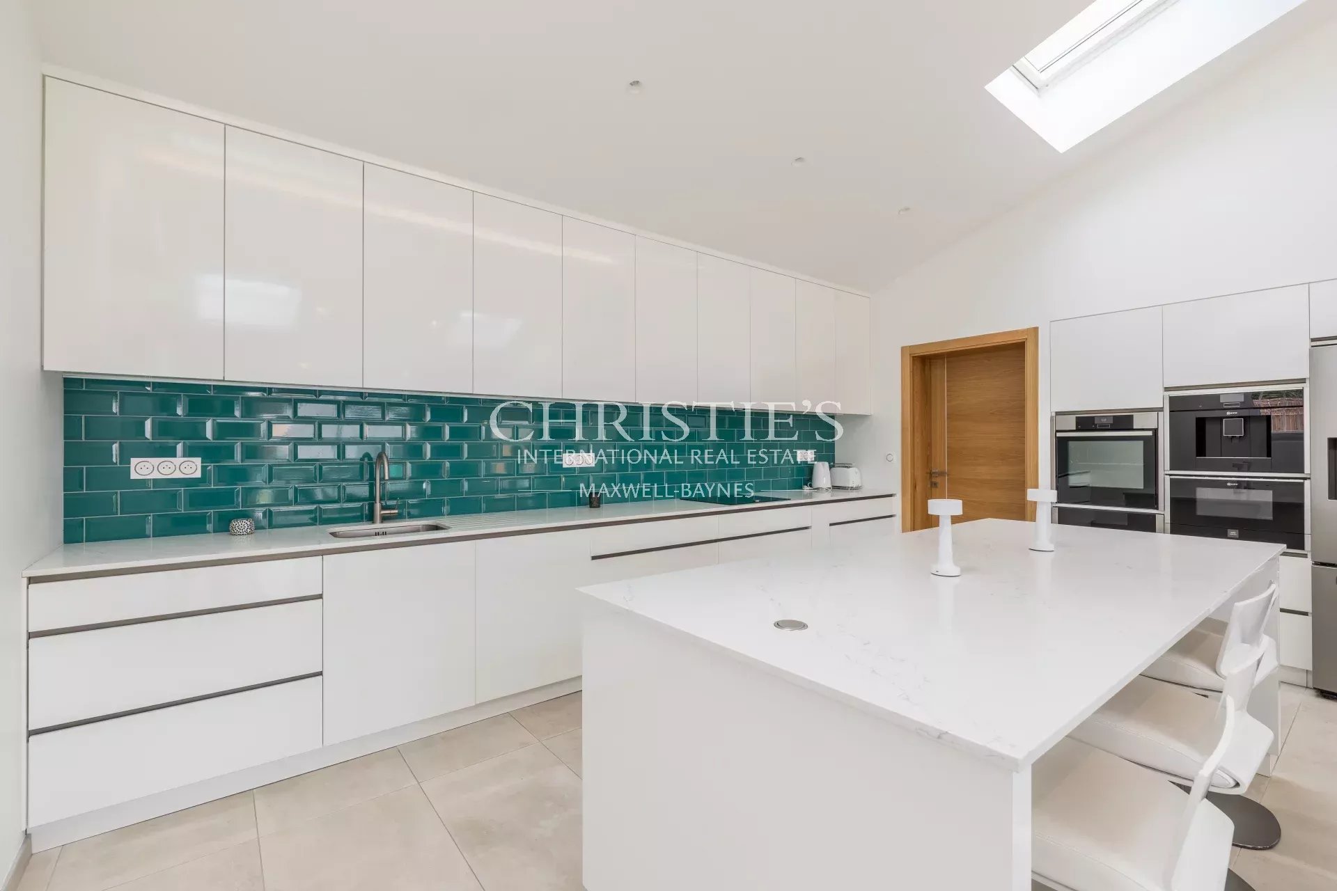 5 Bedroom Villa/Townhouse's Image 8