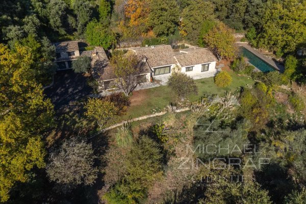 Provençal Retreat Set on 1.6 Hectares of Nature — photo 6