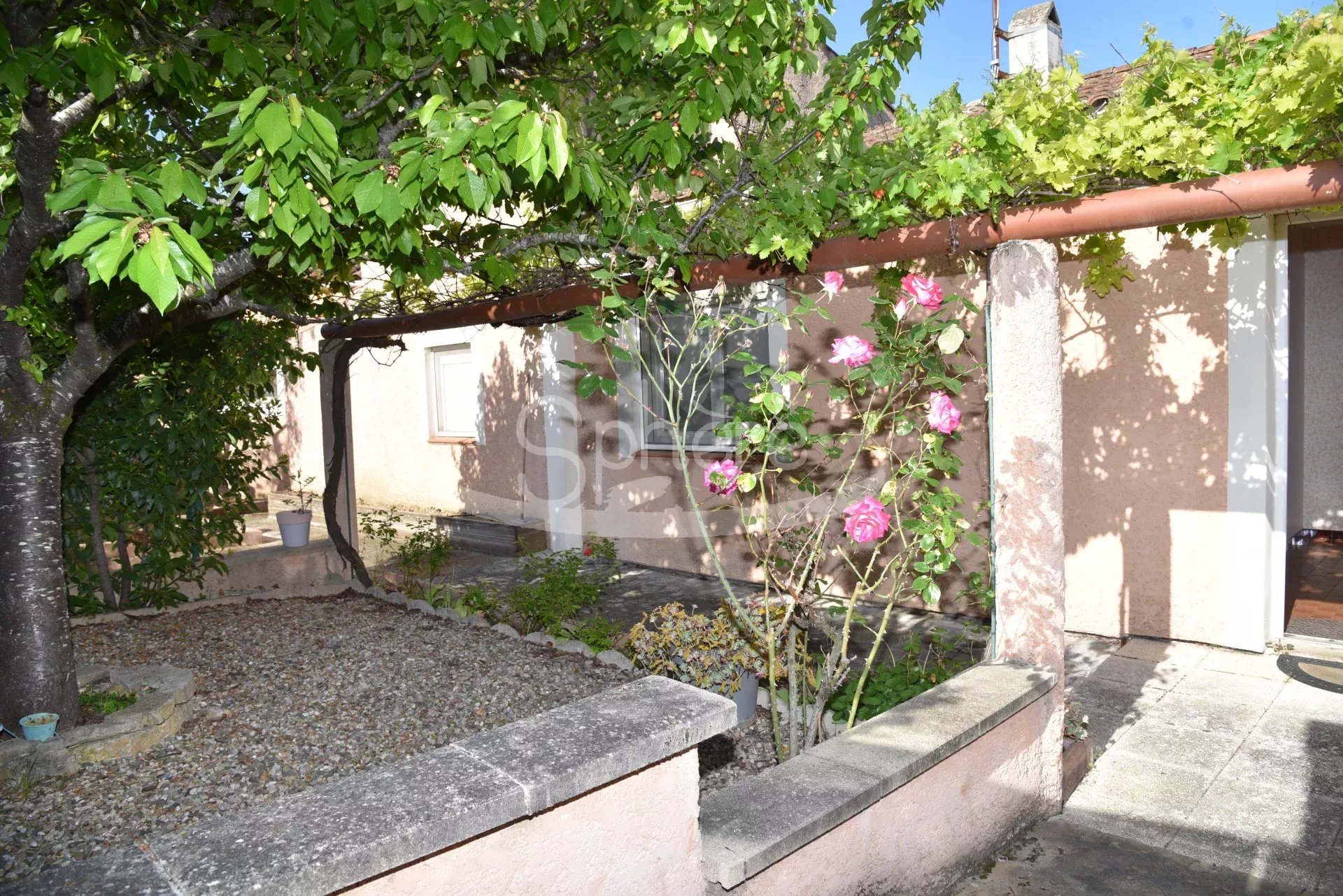 Maison de plain pied avec garage camping car