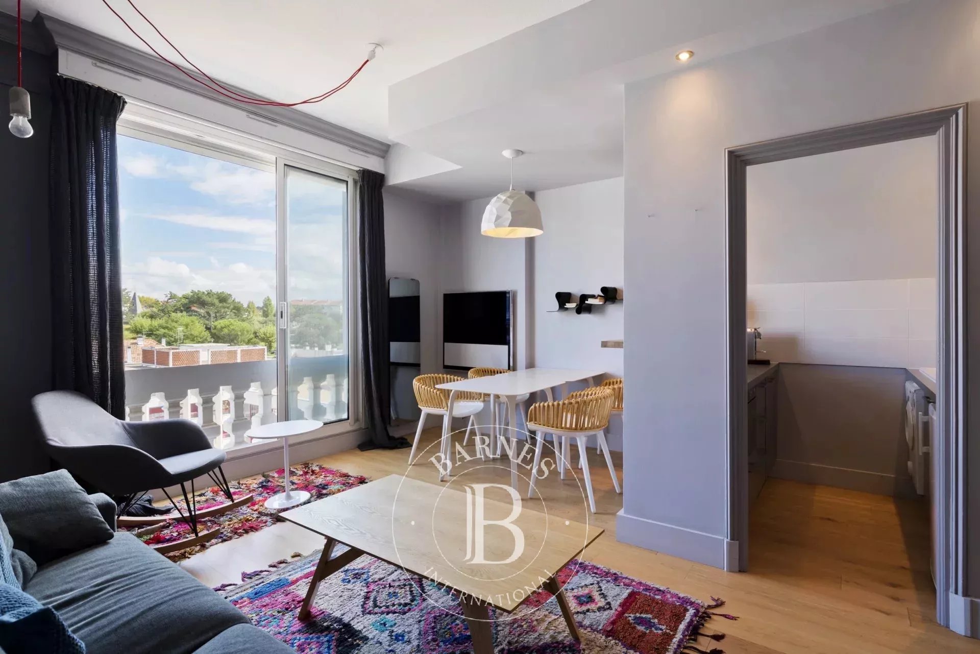 SAINT JEAN DE LUZ, APPARTEMENT DEVANT LA PLAGE.