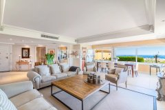 MANDELIEU-LA-NAPOULE – EXCEPTIONAL PENTHOUSE – PANORAMIC SEA VIEWS – PRIVATE POOL — photo 5 of 7