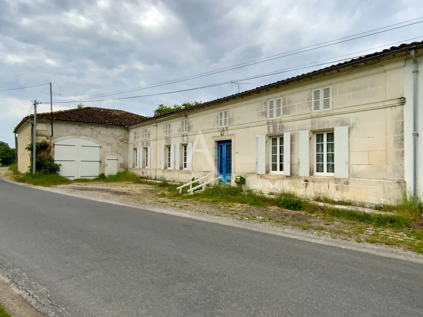 Maison Salles D'Angles 6 pièce(s) 1400 m2