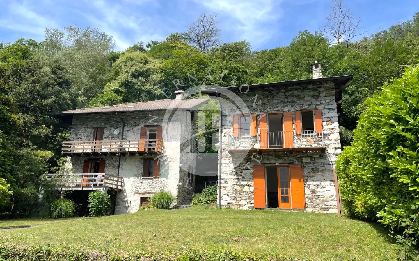 Villa in Sorico - view 1