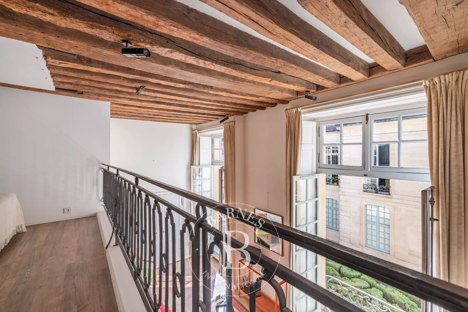 Daire Paris 4ème - picture 15