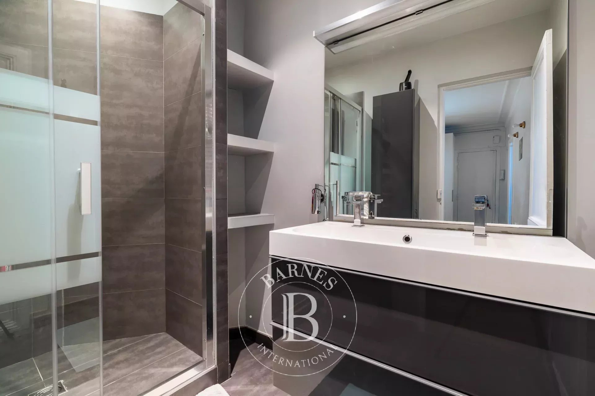 Daire Levallois-Perret - picture 17