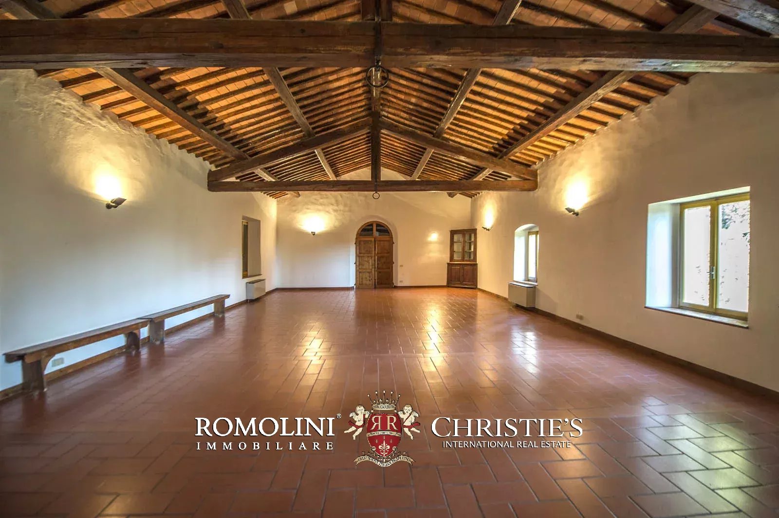 LUXURY HISTORICAL VILLA FOR SALE IN RADDA IN CHIANTI, TUSCANY