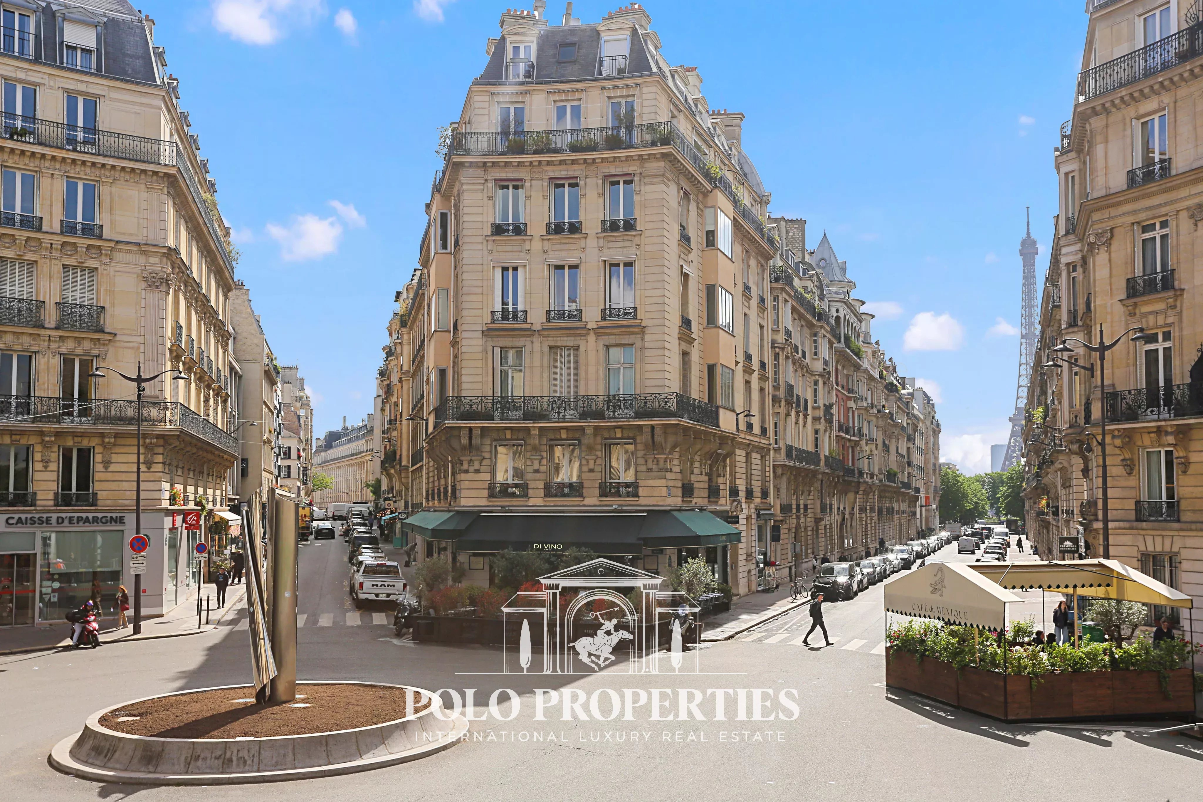 Family apartment with Eiffel Tower view - Place Mexico