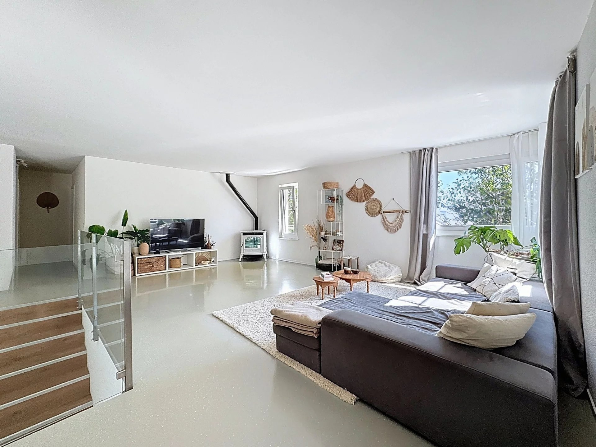 Maison individuelle rénovée avec vaste parcelle