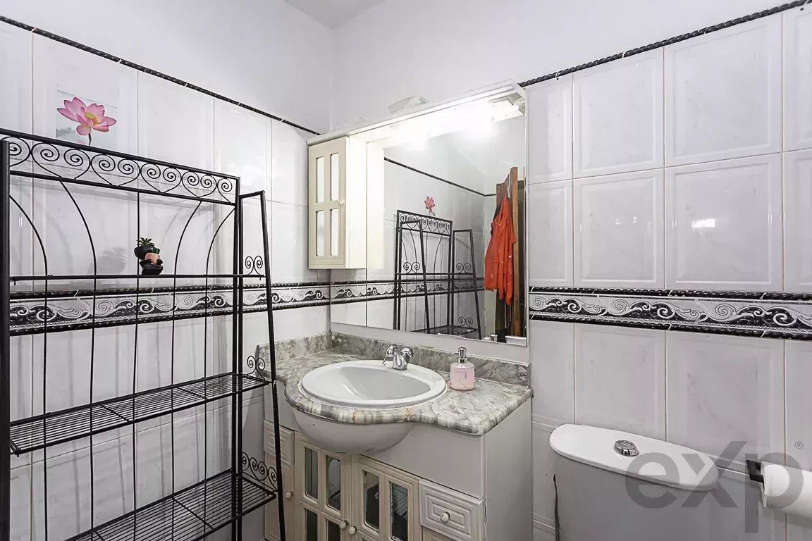 2 Bedroom Apartment in Olhão with Balcony and Covered Terrace | Prime Location 86879591 image 21