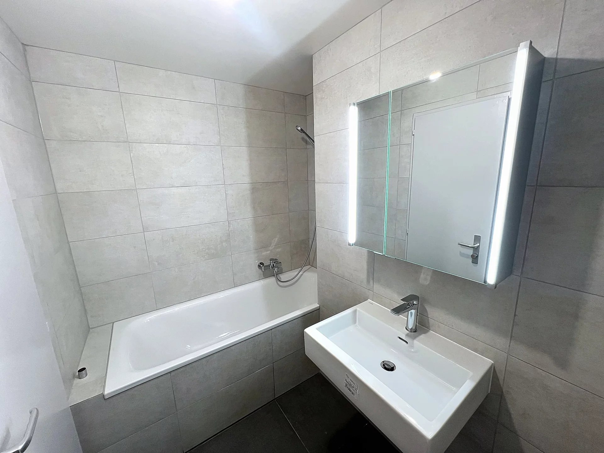 Appartement lumineux avec balcon