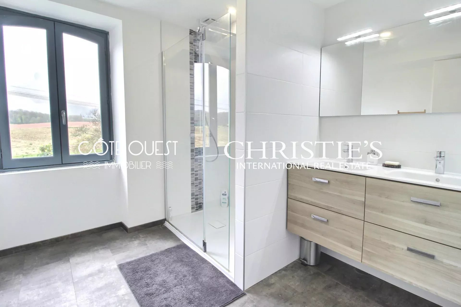 4 Bedroom Villa/Townhouse's Image 11