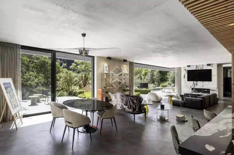 Modern Villa Exterior