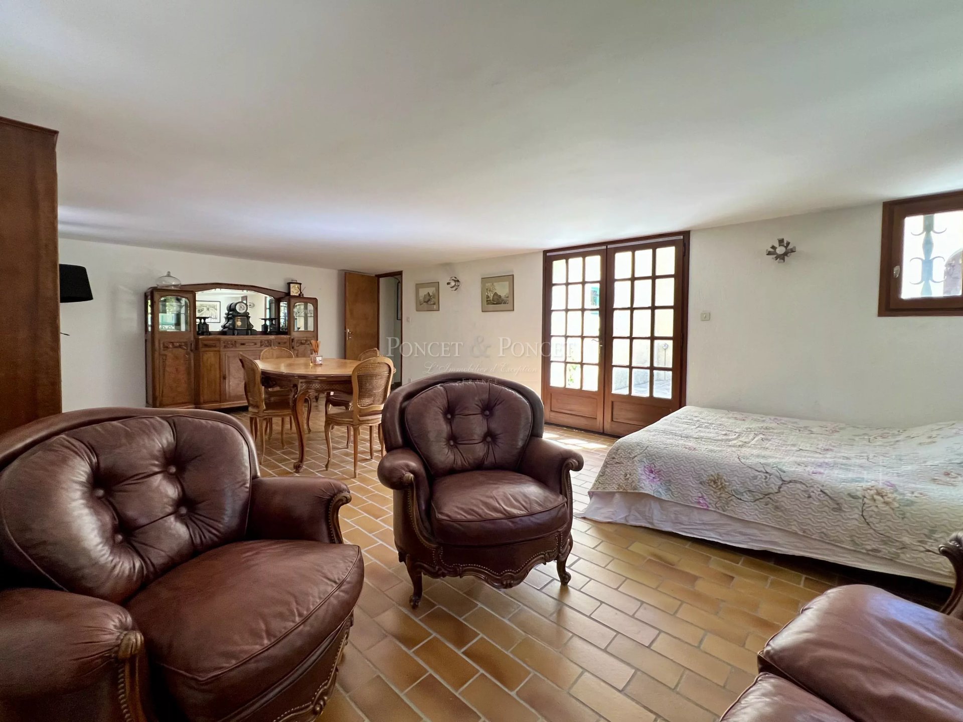 5 Bedroom Villa/Townhouse's Image 10