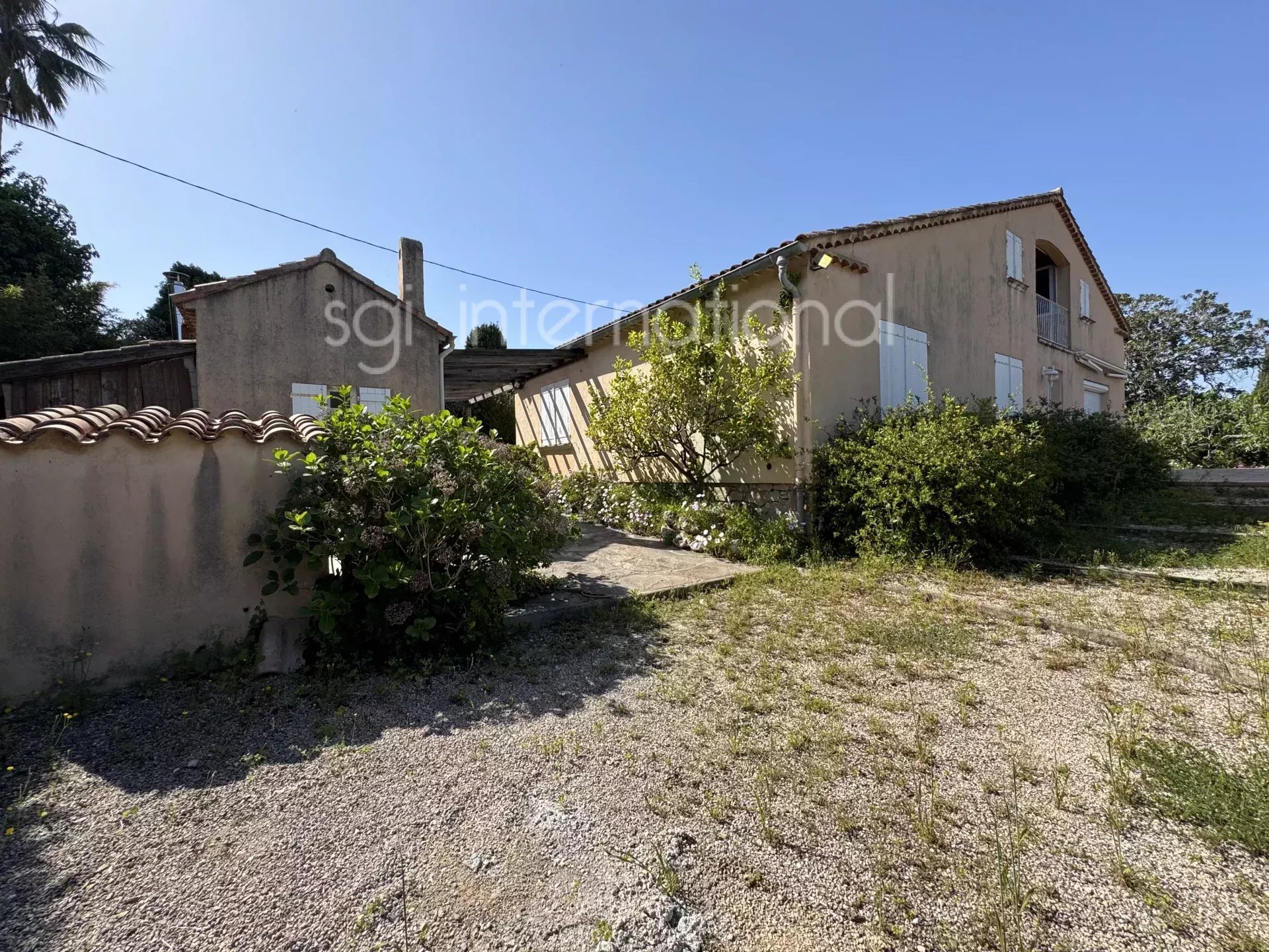 REF 2179 : SAINT TROPEZ - VILLA A DEMOLIR AVEC PERMIS DE CONSTRUIRE