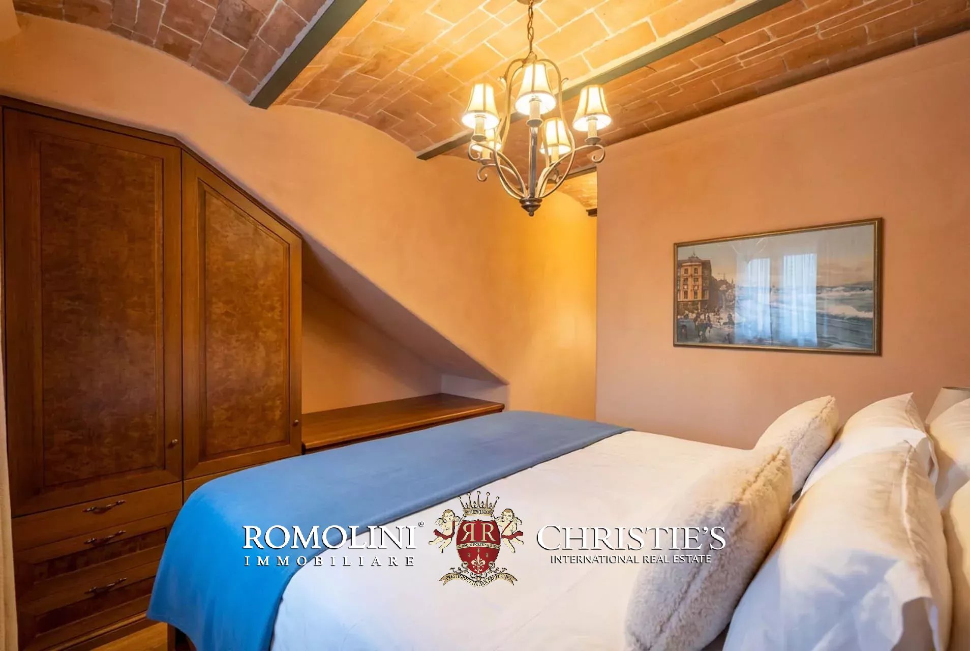 5 Bedroom Villa/Townhouse's Image 36