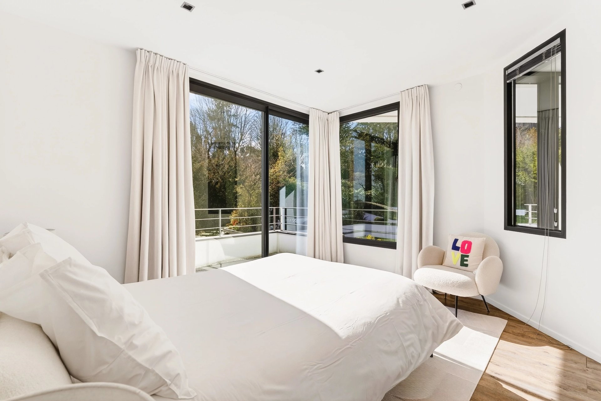 6 Bedroom Villa/Townhouse's Image 15