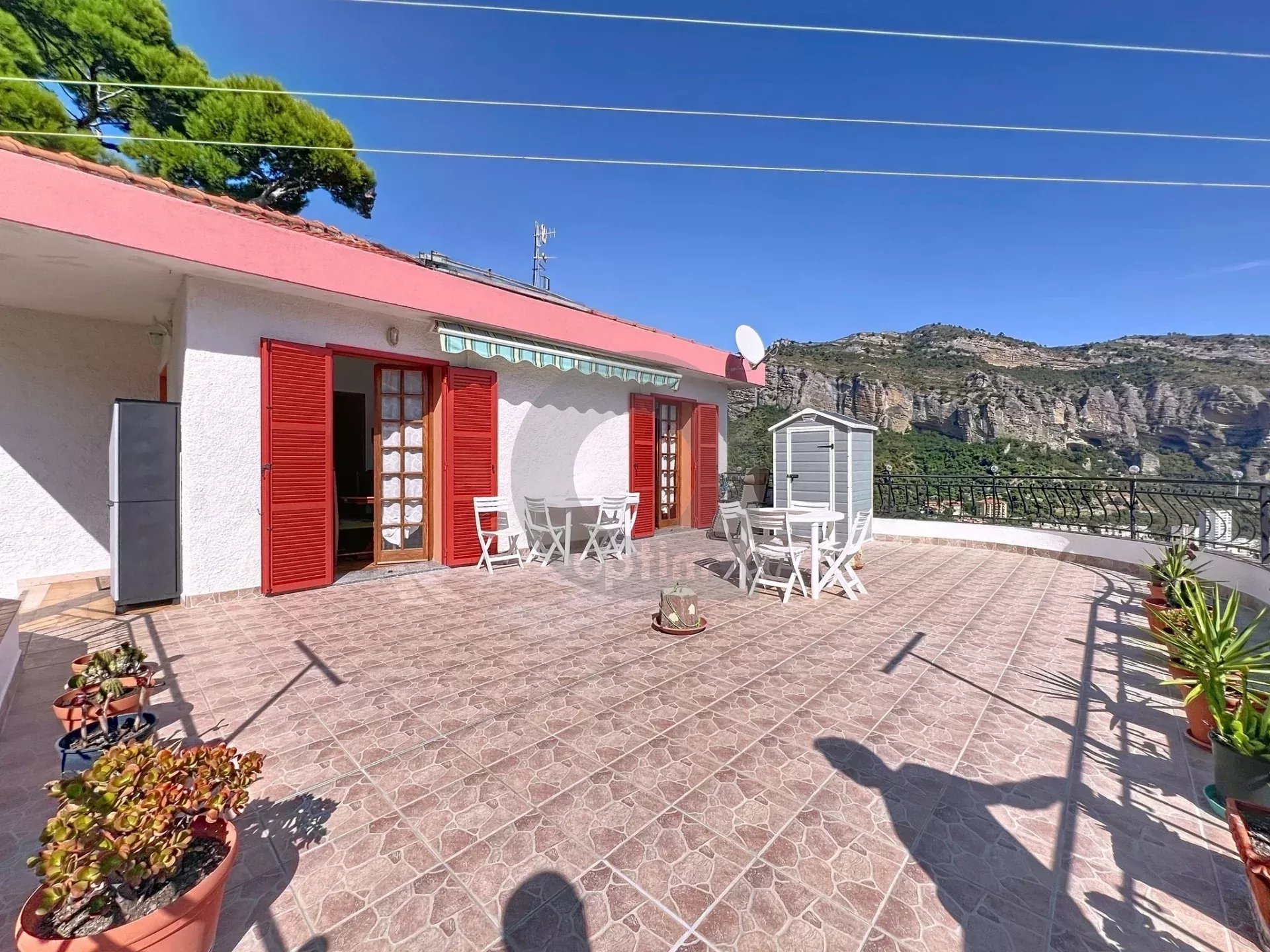 EXCLUSIVE - 2P WITH TERRACE AND PARKING - ITALY