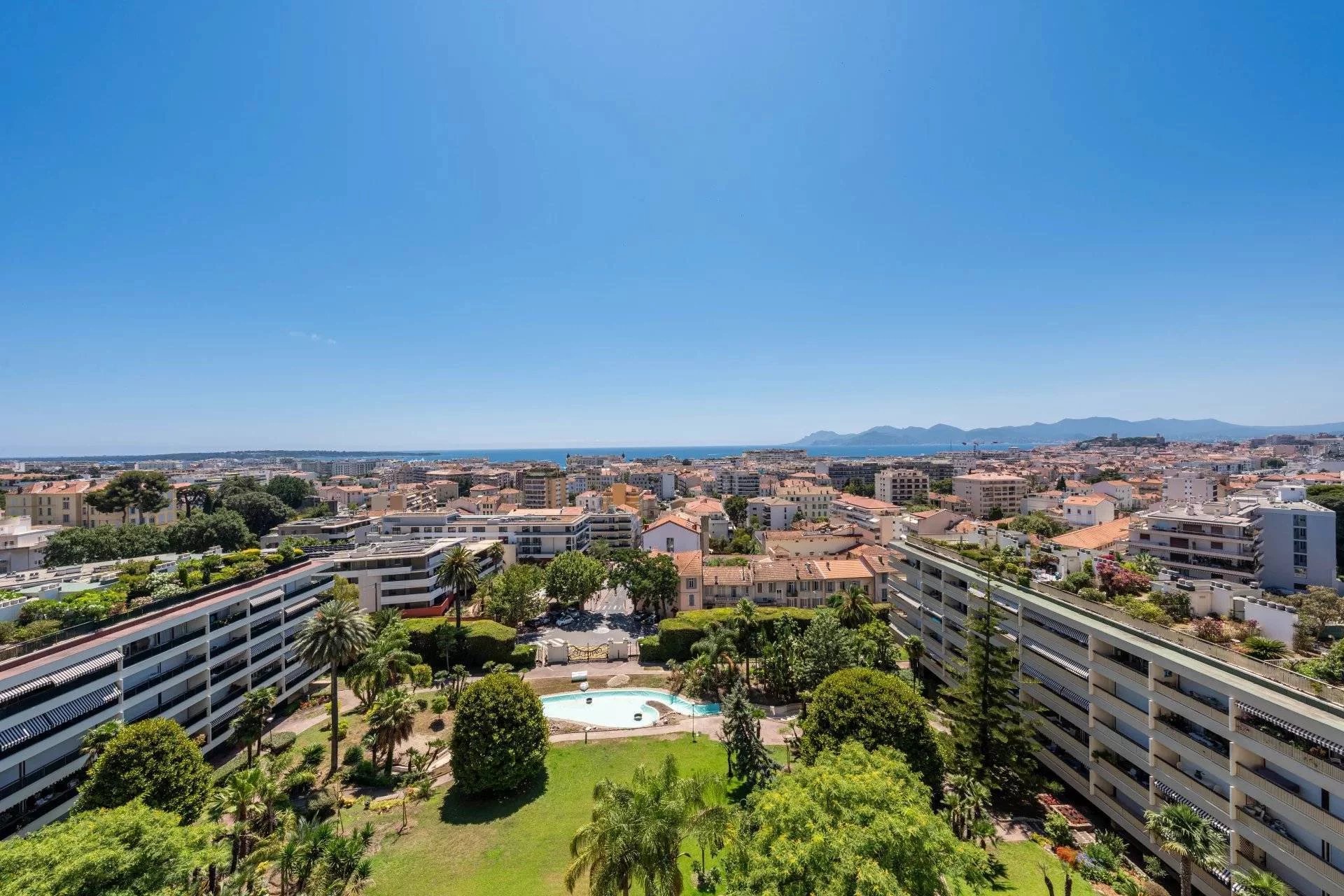 Qlistings - 3 Bedrooms - Apartment - Alpes-Maritimes - For Sale - 10362 Property Image