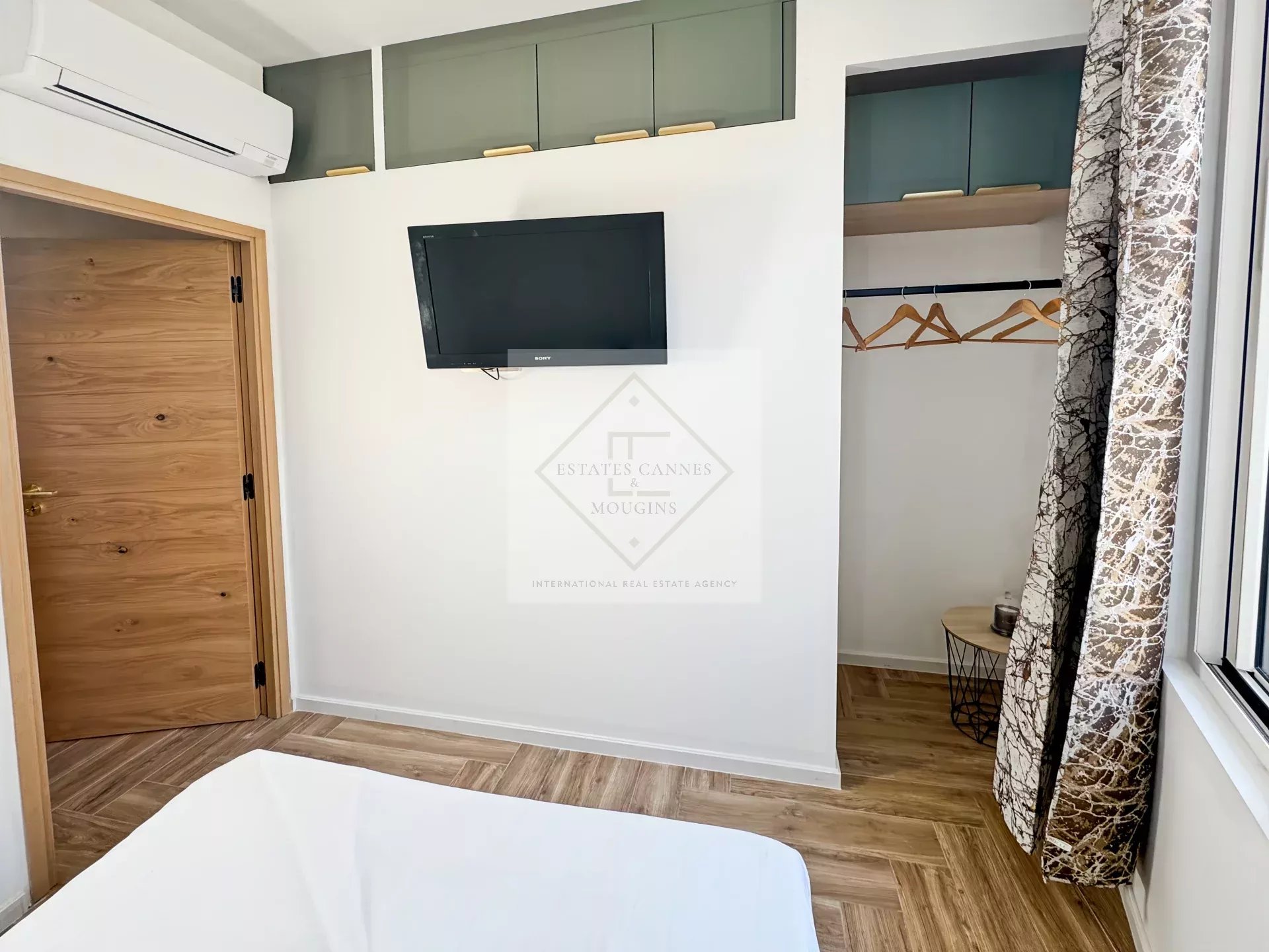 For  RENT : Charming Townhouse in the Heart of Cannes! — фото 16