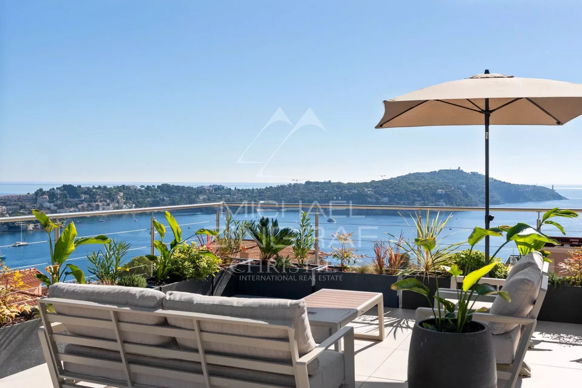 Villefranche-sur-mer - Appartement dernier étage d’exception avec toit-terrasse et vue mer