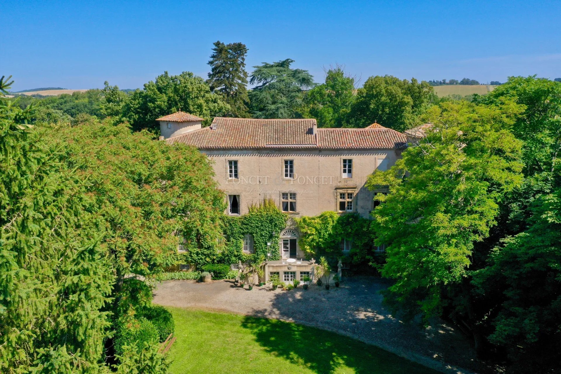 16 Bedroom Chateau's Image 26