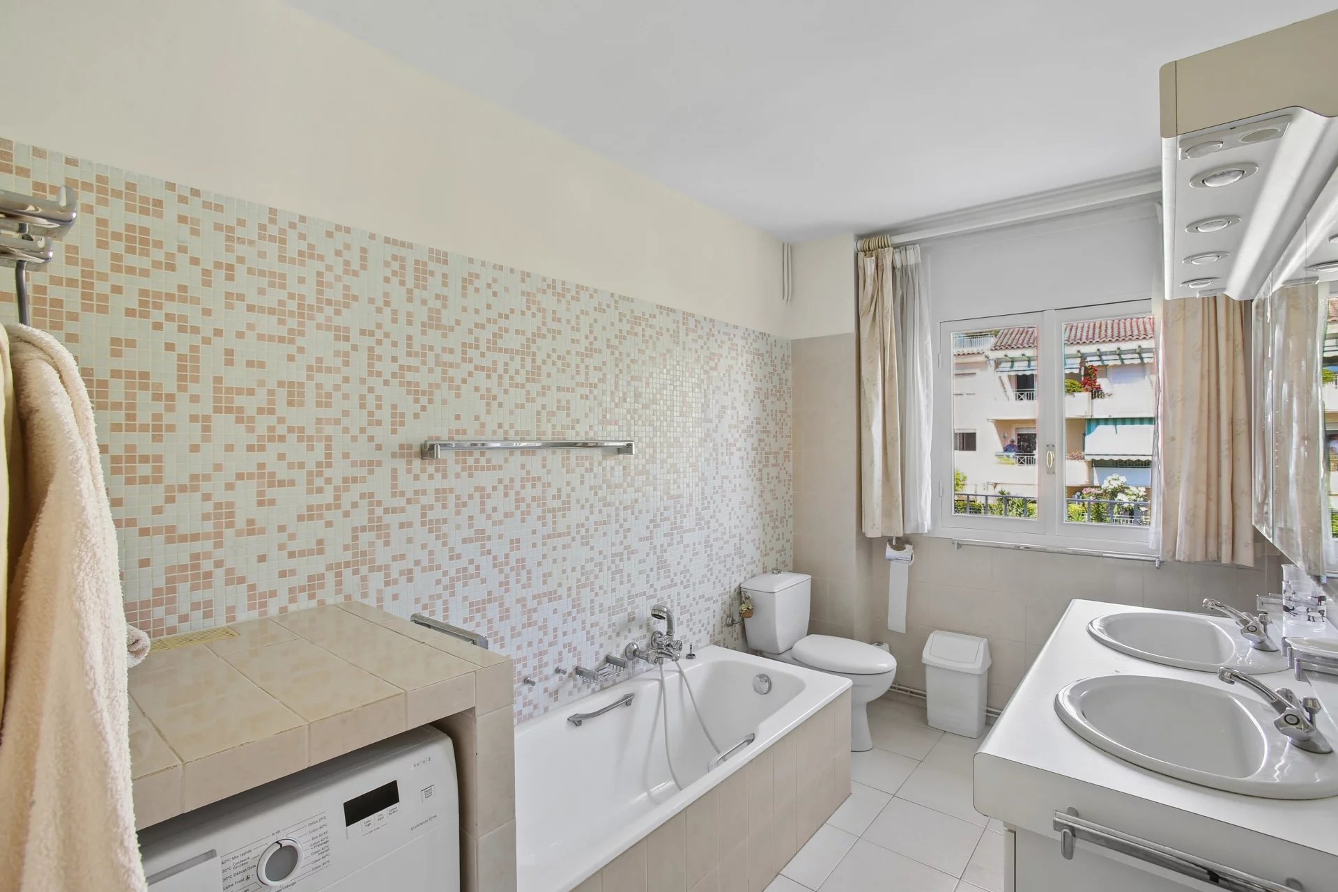 Appartement 3/4 pièces avec de grandes terrasses et vue mer au cœur du village de Saint-Jean-Cap-Ferrat