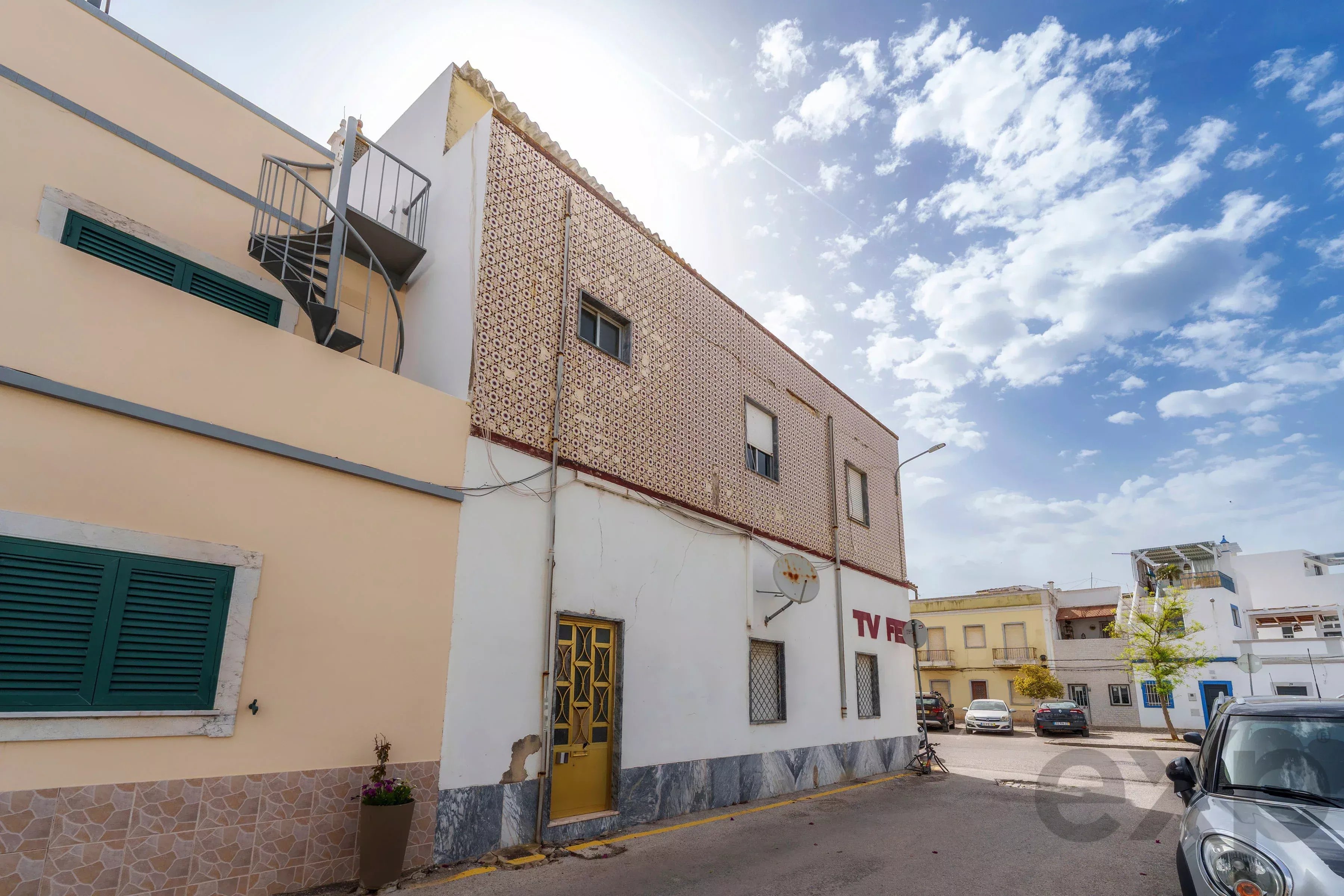 House in the centre of Olhão with approved plans. 87005464 image 5