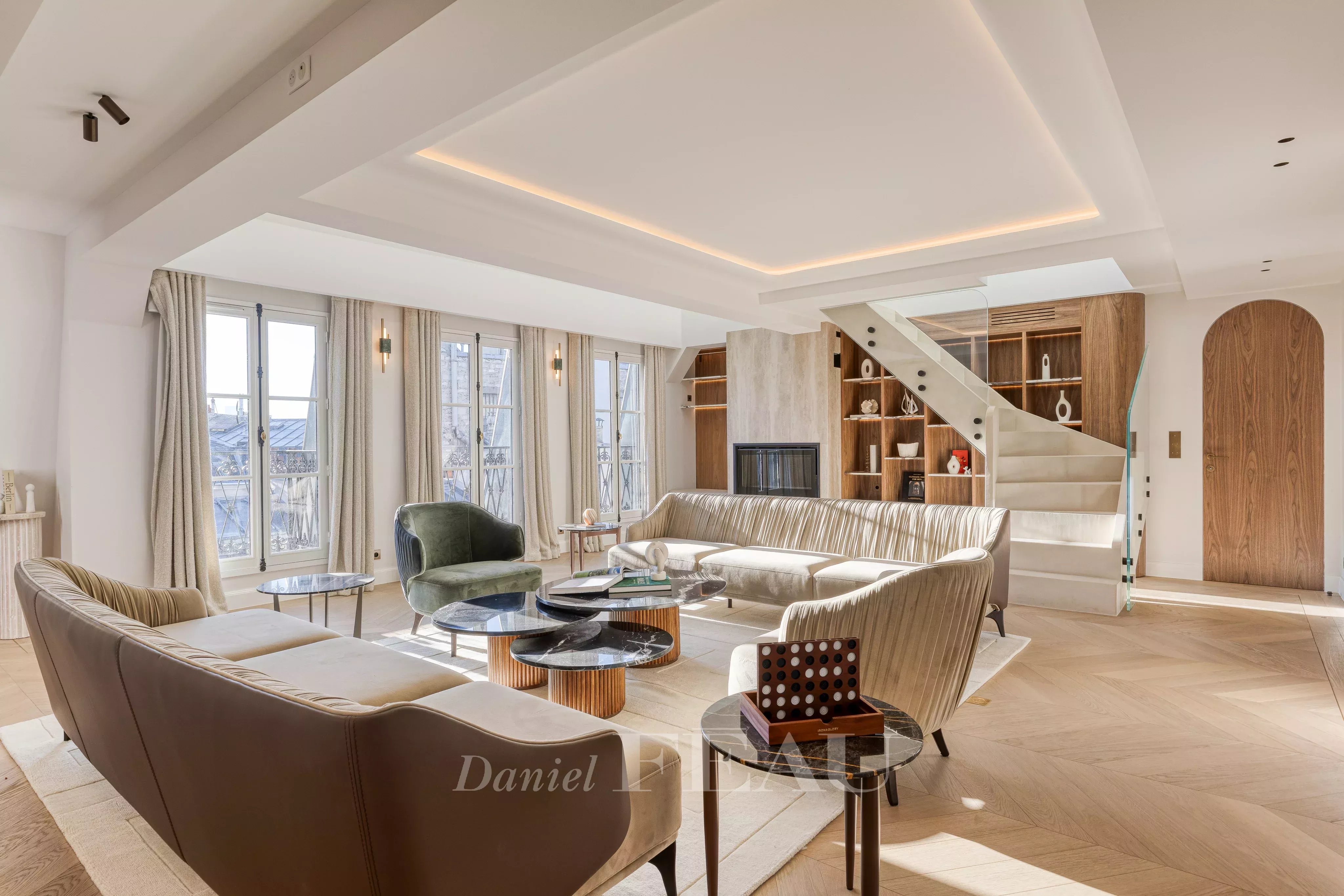 SALON LUMINEUX PARQUET BAIE VITREE