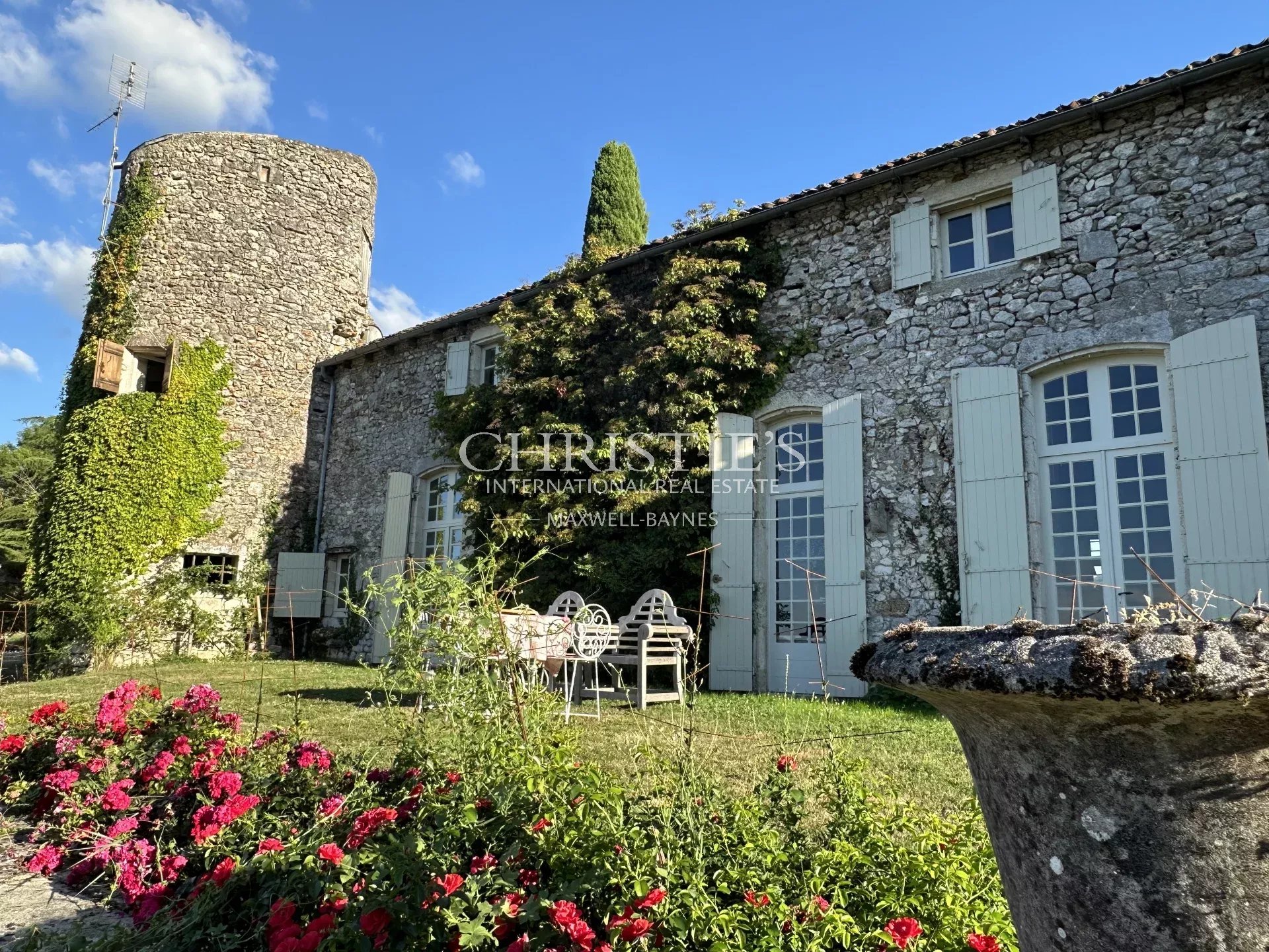 5 Bedroom Chateau's Image 5