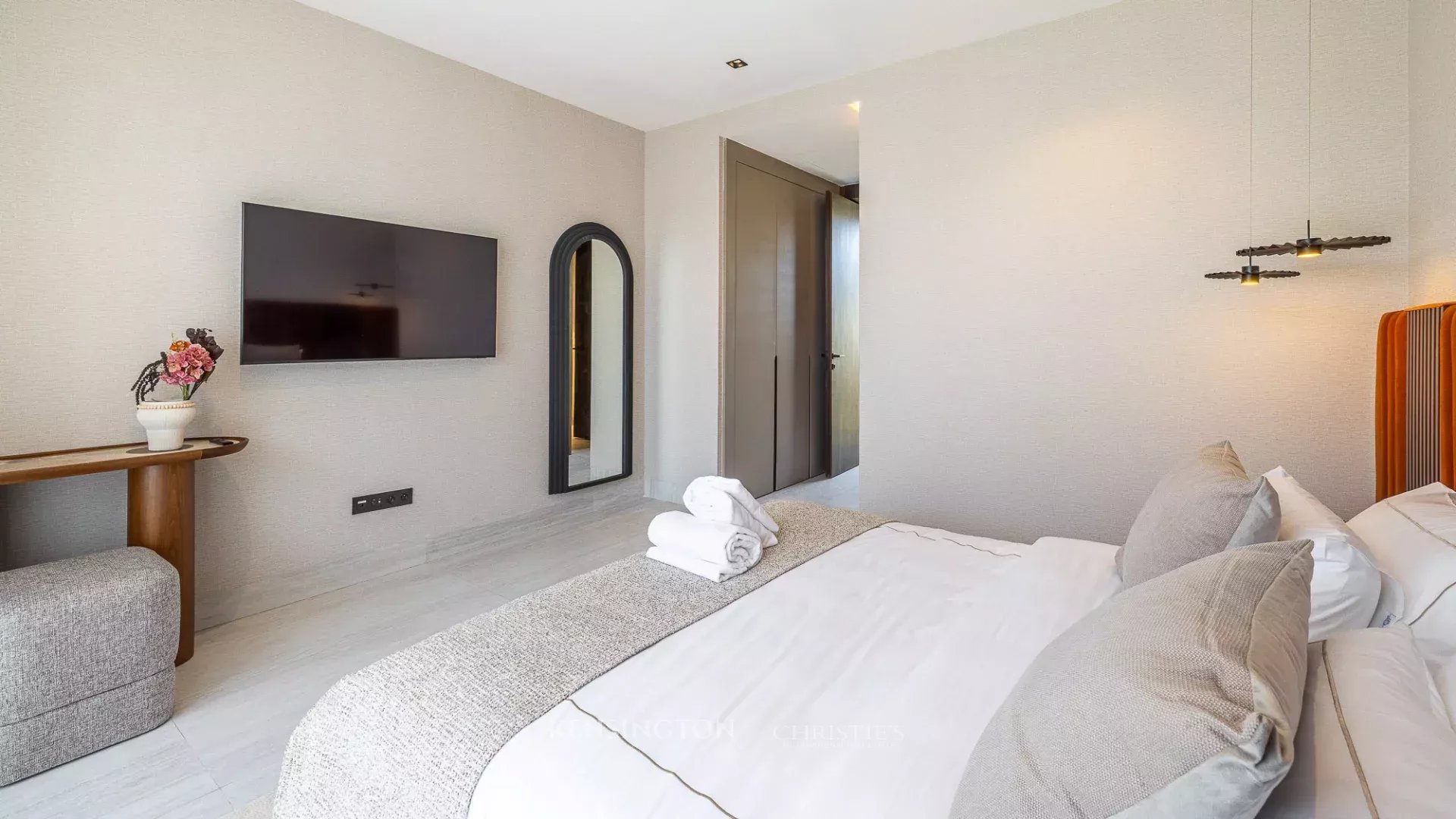5 Bedroom Villa/Townhouse's Image 24