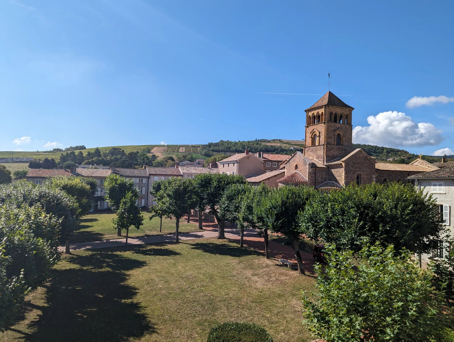 MAISON ANCIENNE 290 m² / jardin 800 m²