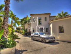 Contemporary Sea View Villa Cannes | Luxury Family Estate Croix des Gardes — photo 5 of 10