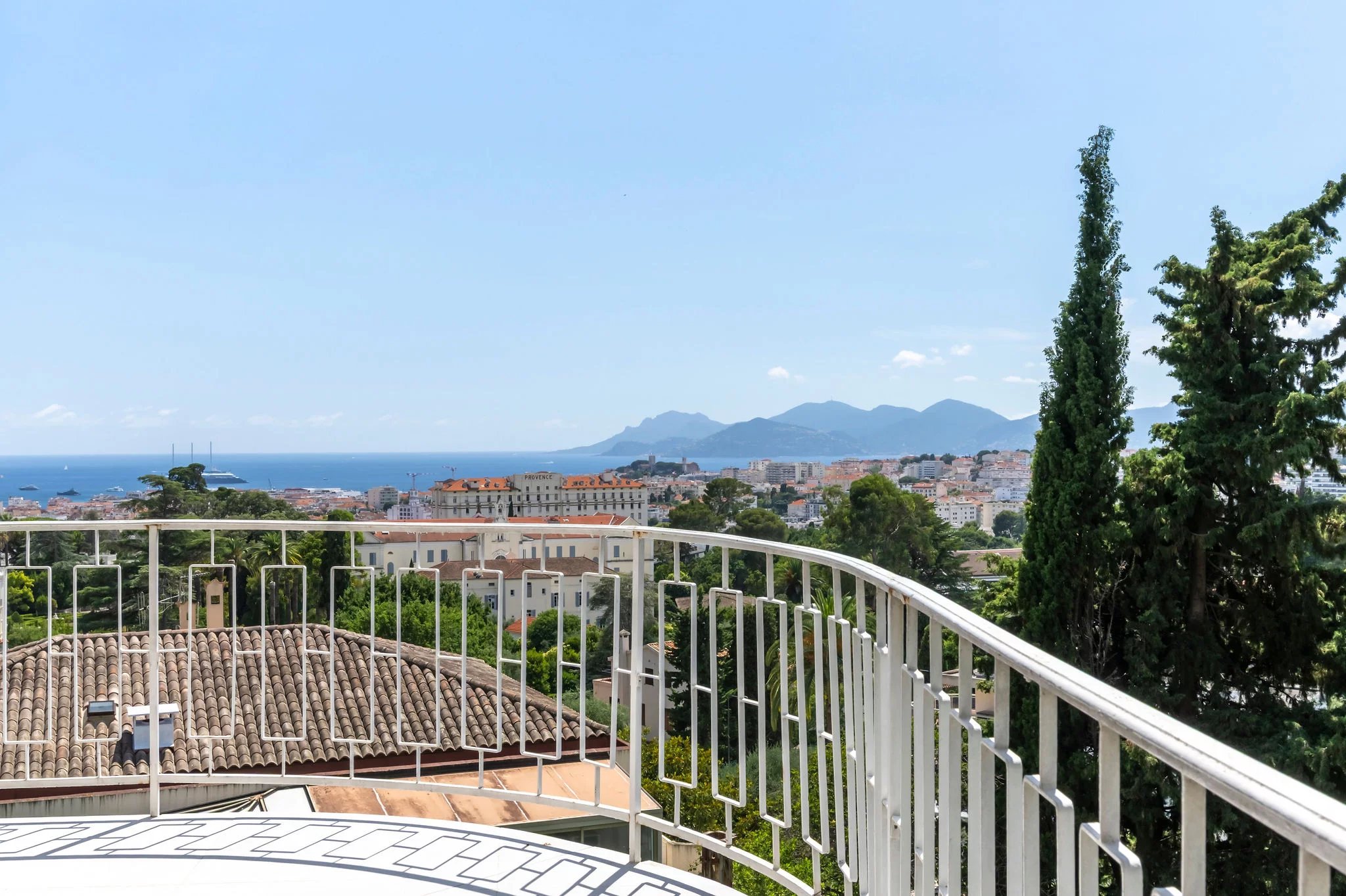  Image of Apartment - 2 Bedrooms for Sale in Alpes-Maritimes-Cannes-France, Image 17