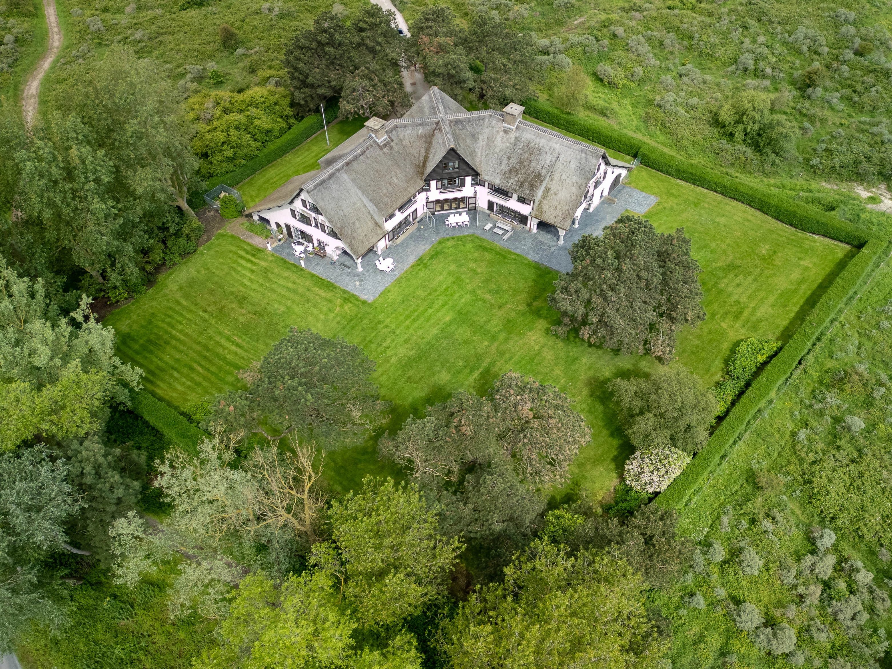 LE ZOUTE: VILLA  ATTENANTE AU ZWIN