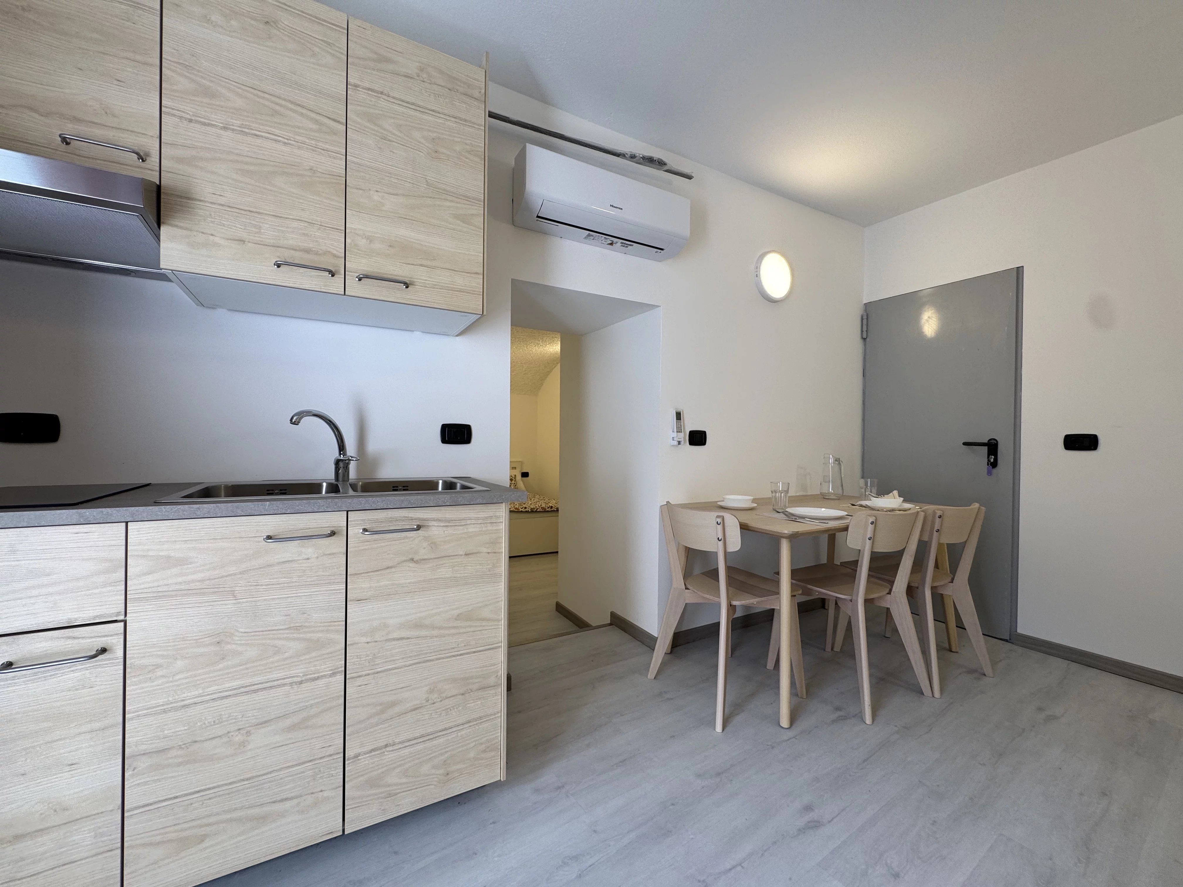 STUDIO APARTMENT RENOVATED IN THE CENTER — photo 9