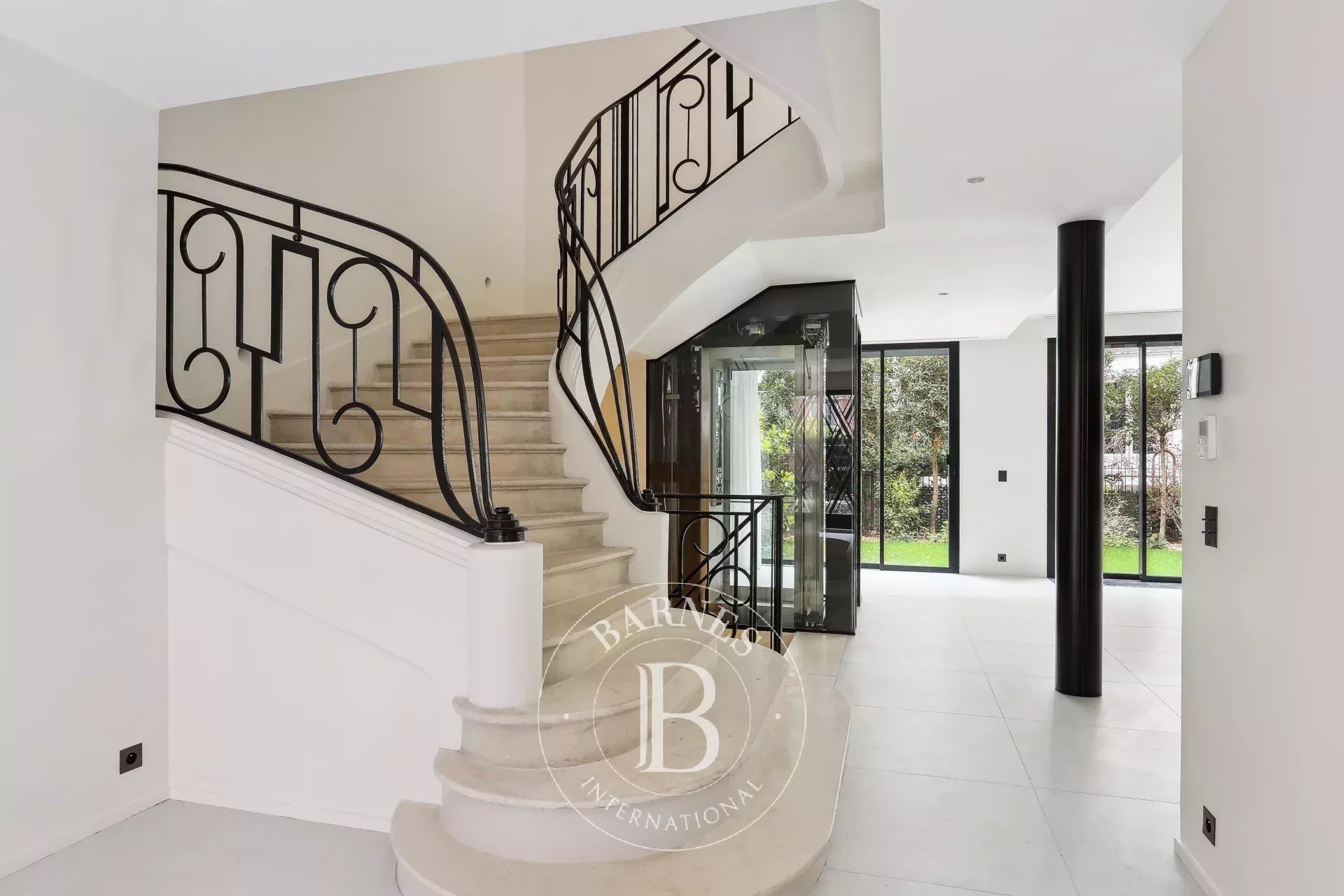 Maison Neuilly-sur-Seine  -  ref 82199981 (picture 2)