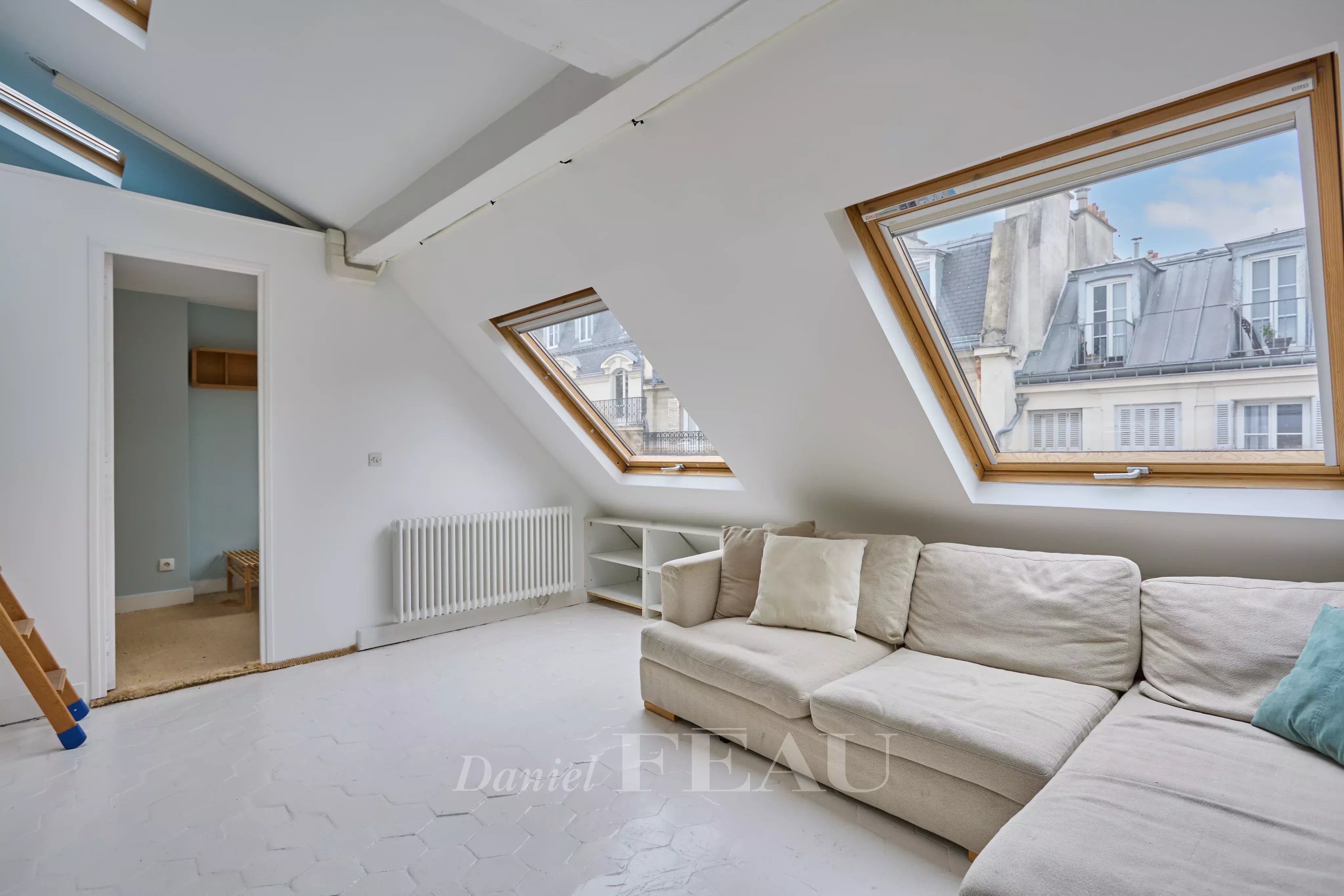 Paris 6th District Duroc - top floor