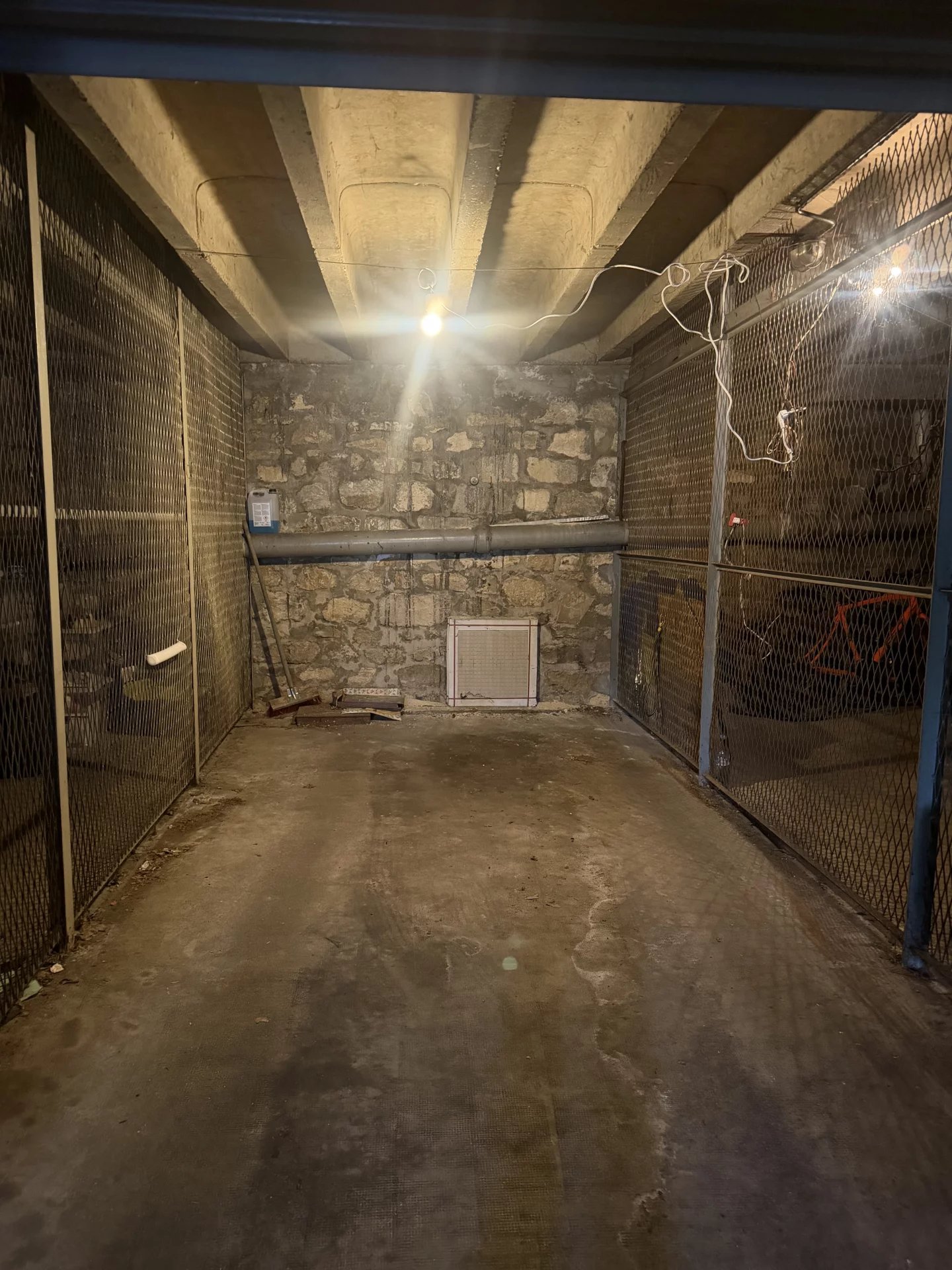 94410 Saint Maurice - Box fermé - Image Array